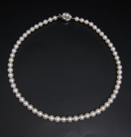 No Brand Vintage Akoya Pearl with Silver Flower Buckle Necklace