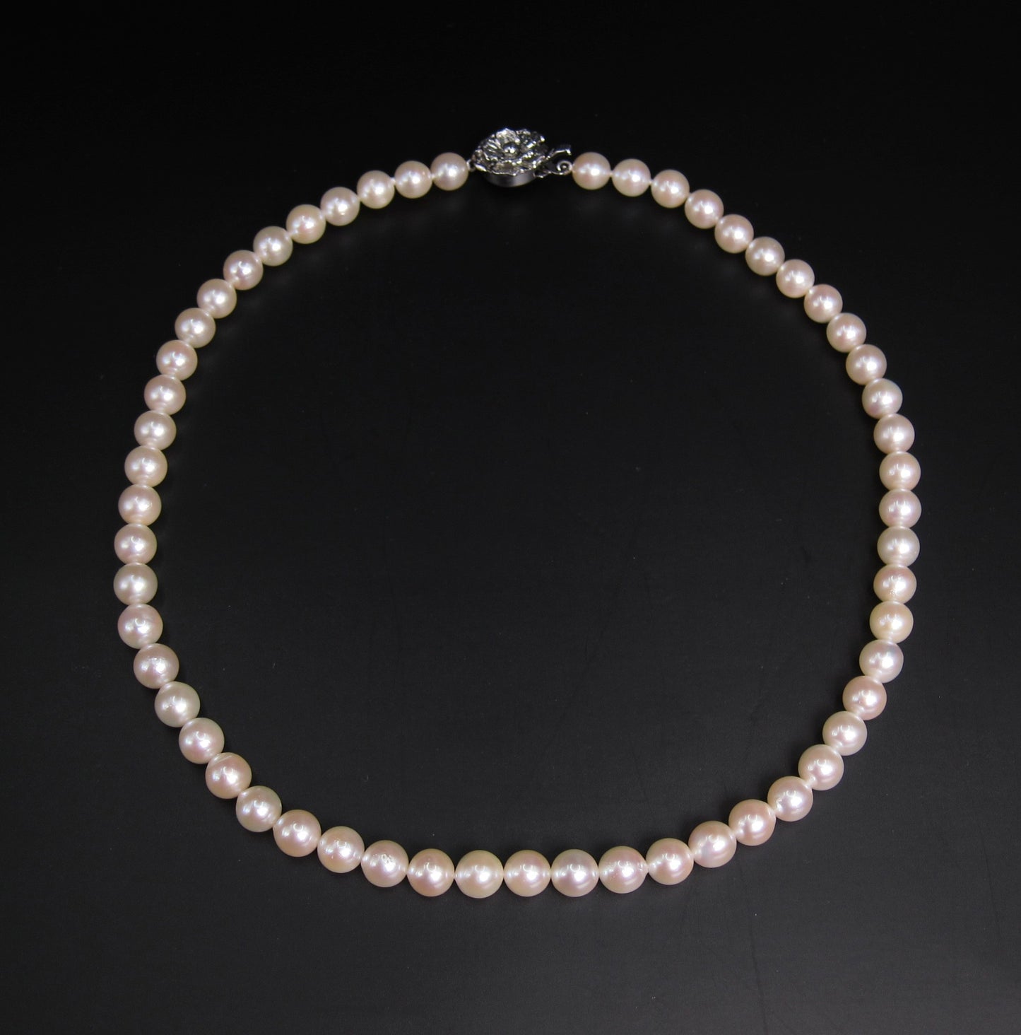No Brand Vintage Akoya Pearl with Silver Flower Buckle Necklace