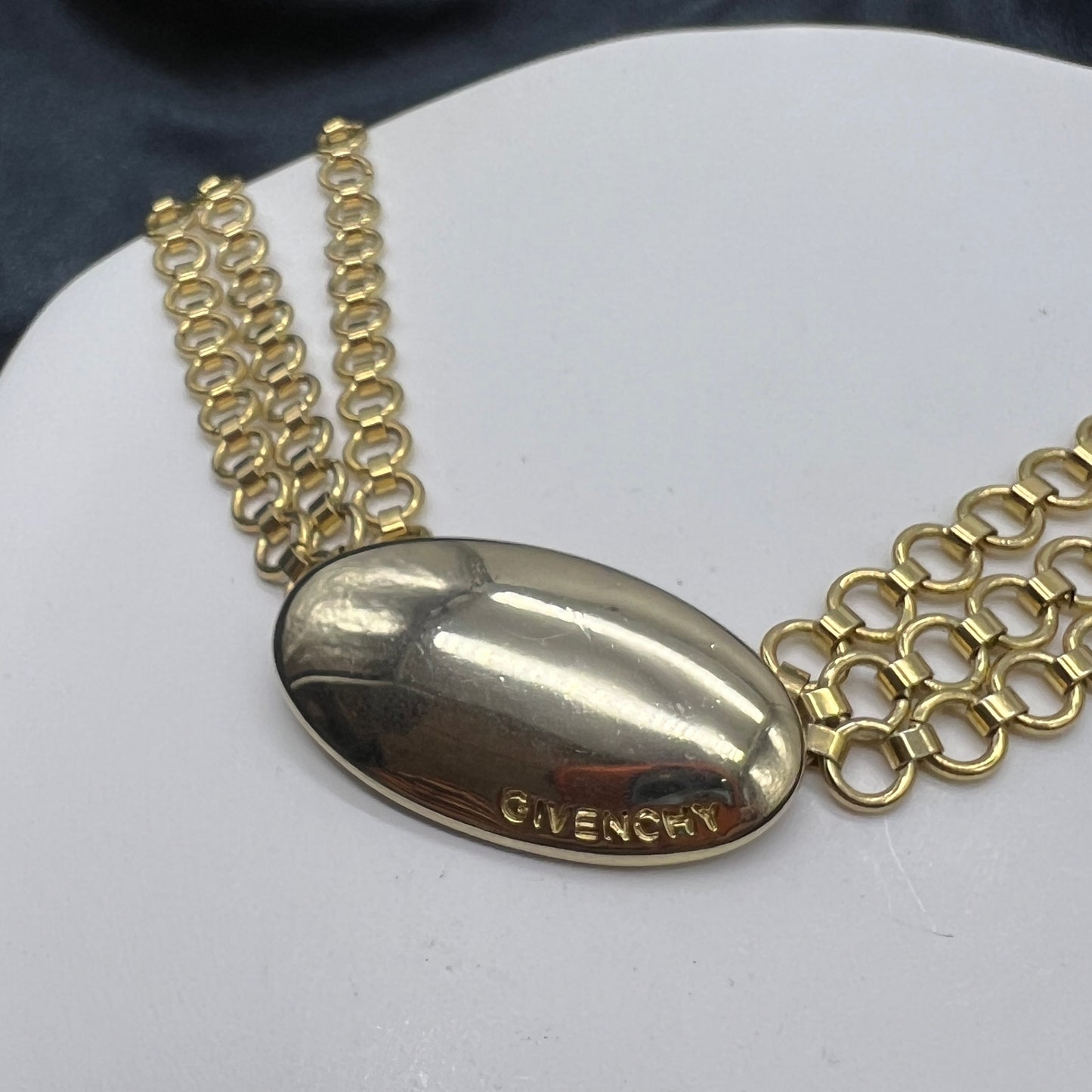 Givenchy Vintage Stylish Golden Oval Thickness Necklace