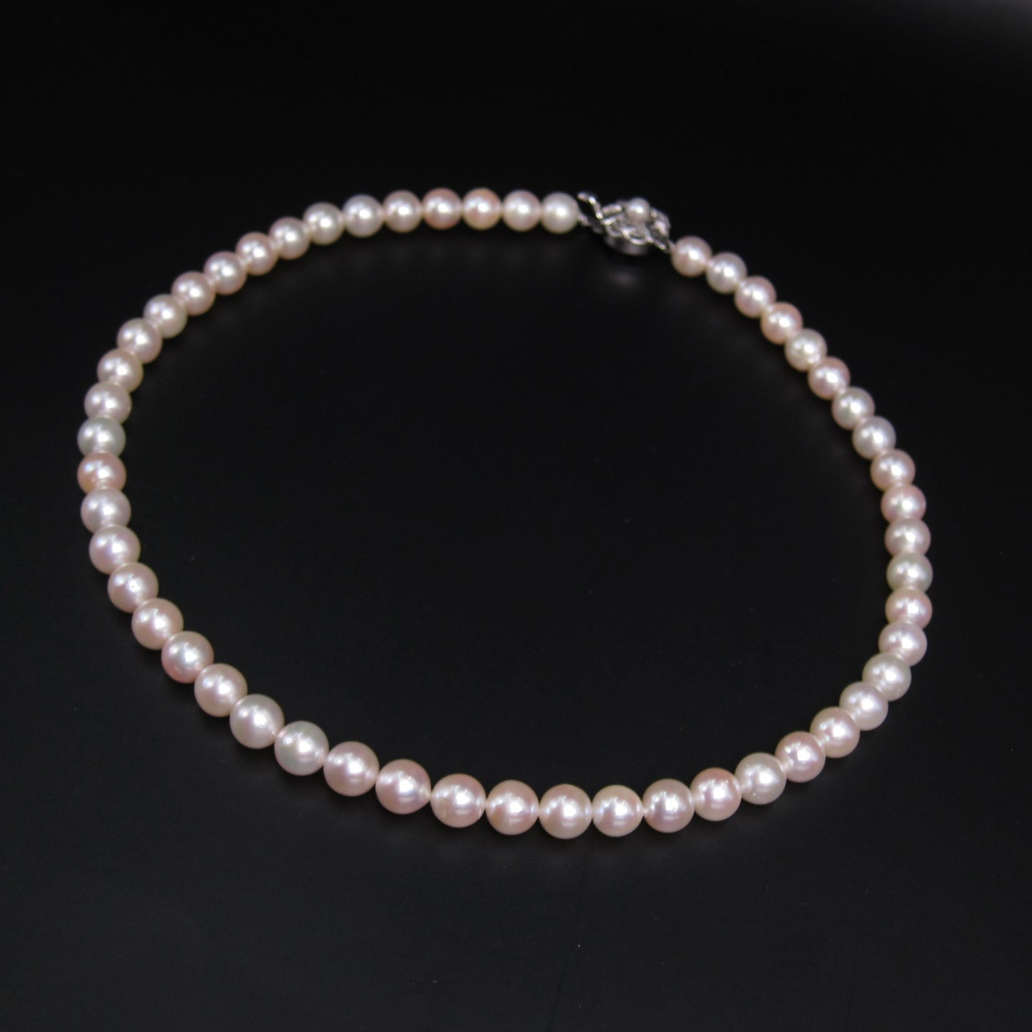 No Brand Vintage Akoya Pearl with Silver Flower Buckle Necklace
