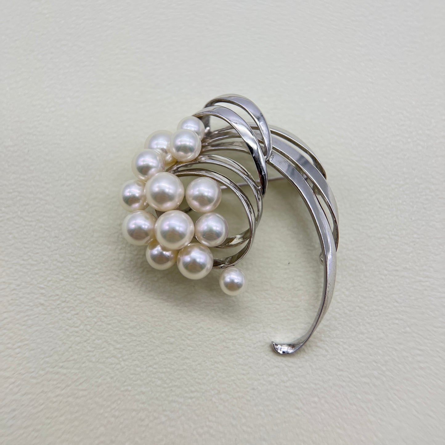 Tasaki Vintage Stylish Akoya Pearl Silver Brooch
