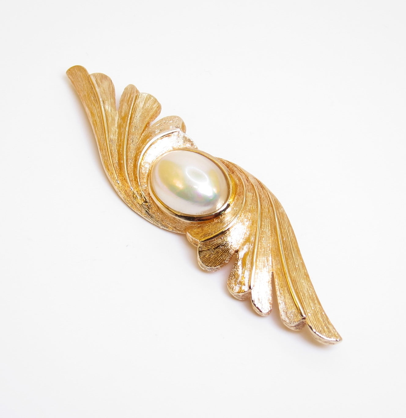 Christian Dior Vintage Stylish Pearl and Golden Brooch