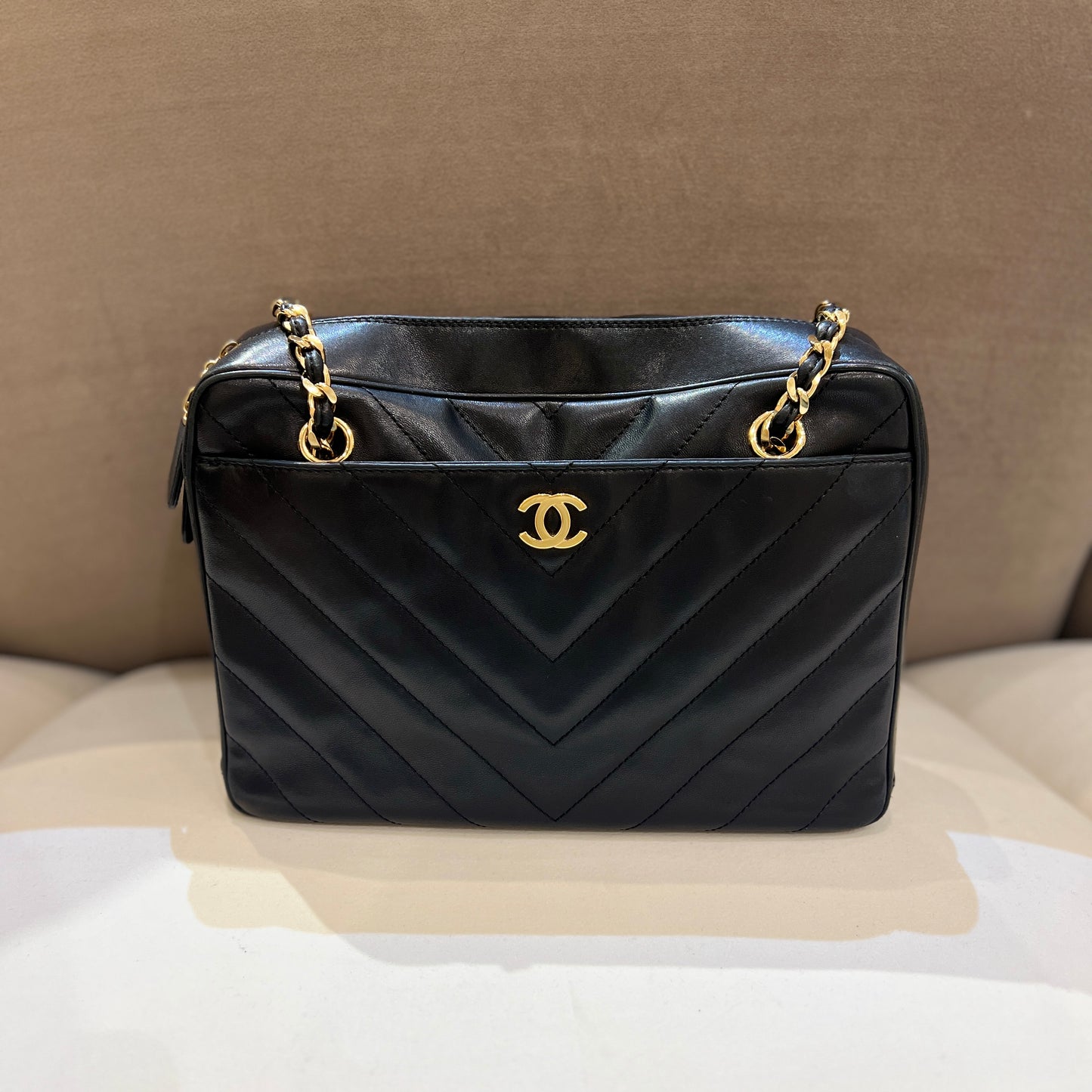 Chanel Vintage Cc Logo Black Lambskin Golden Chain Shoulder Bag