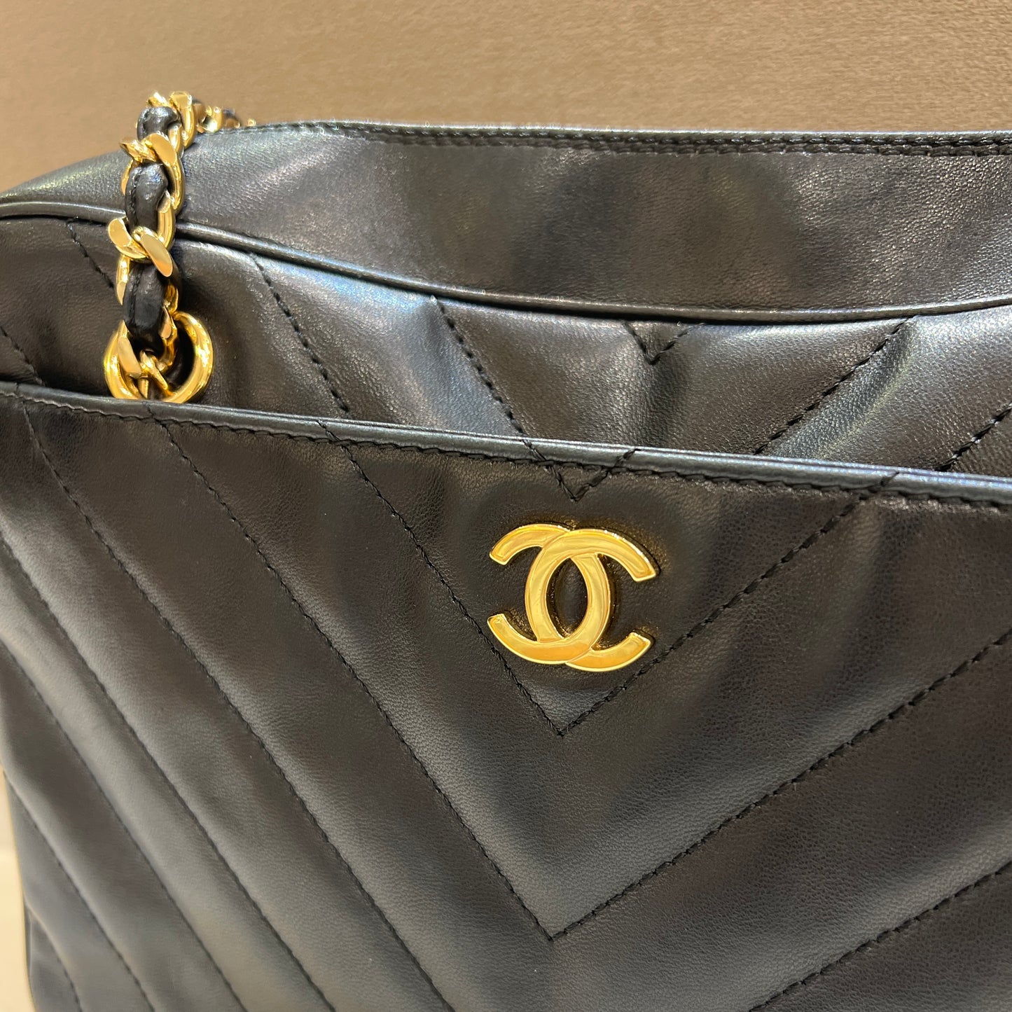 Chanel Vintage Cc Logo Black Lambskin Golden Chain Shoulder Bag