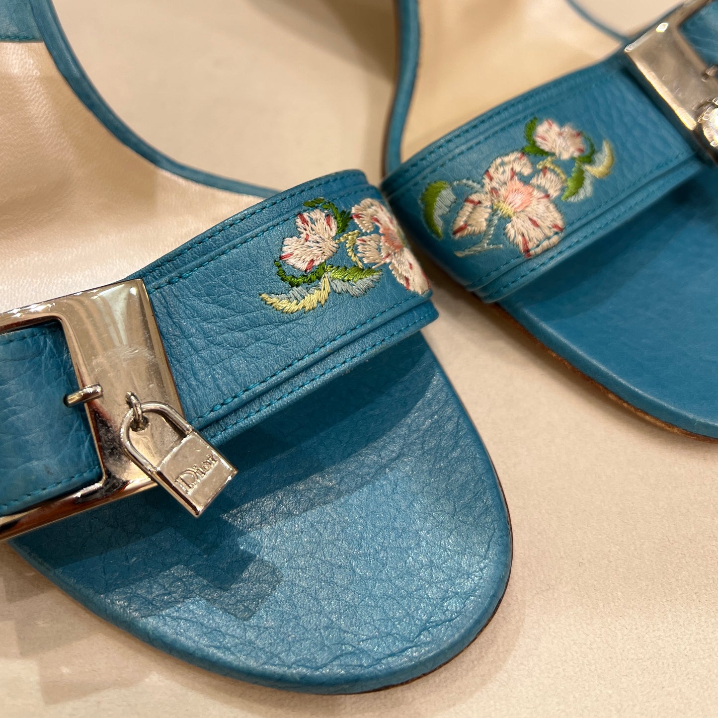 Christian Dior Vintage Blue Color Leather With Flower Pattern And Key And Lock Charm Heeled Slide