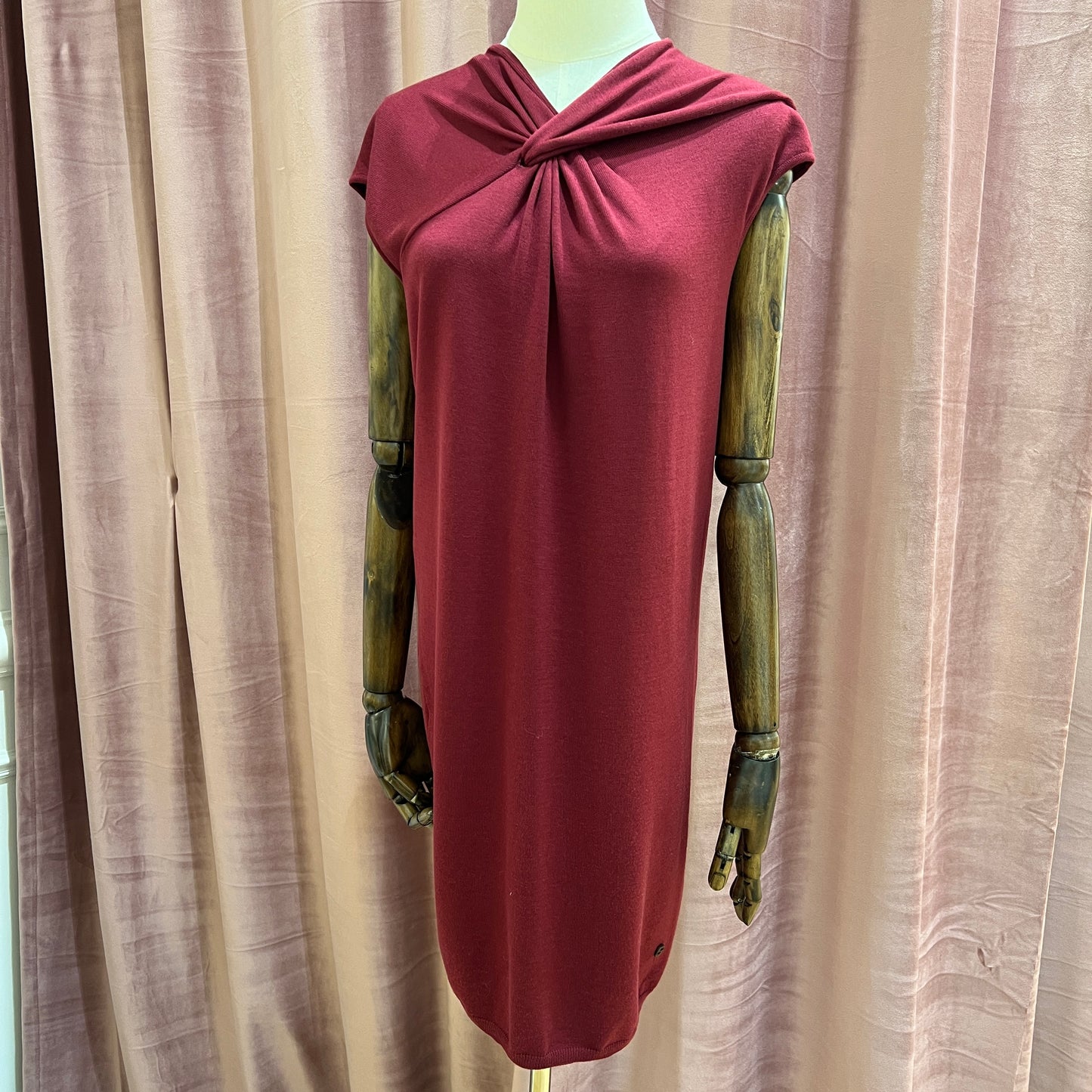 Gucci Sleeveless Burgundy Red Dress