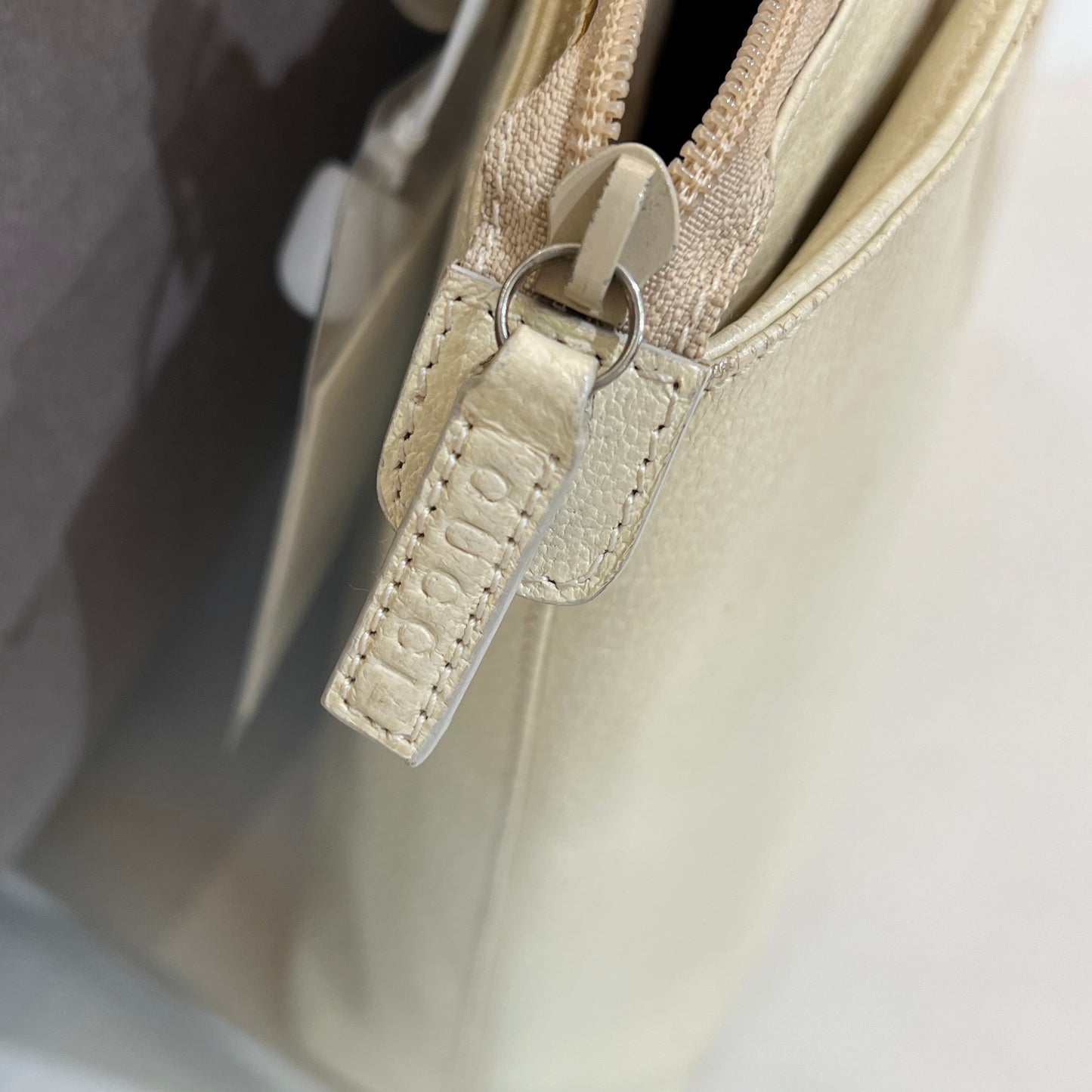 Gucci White Bamboo Top Handle Handbag