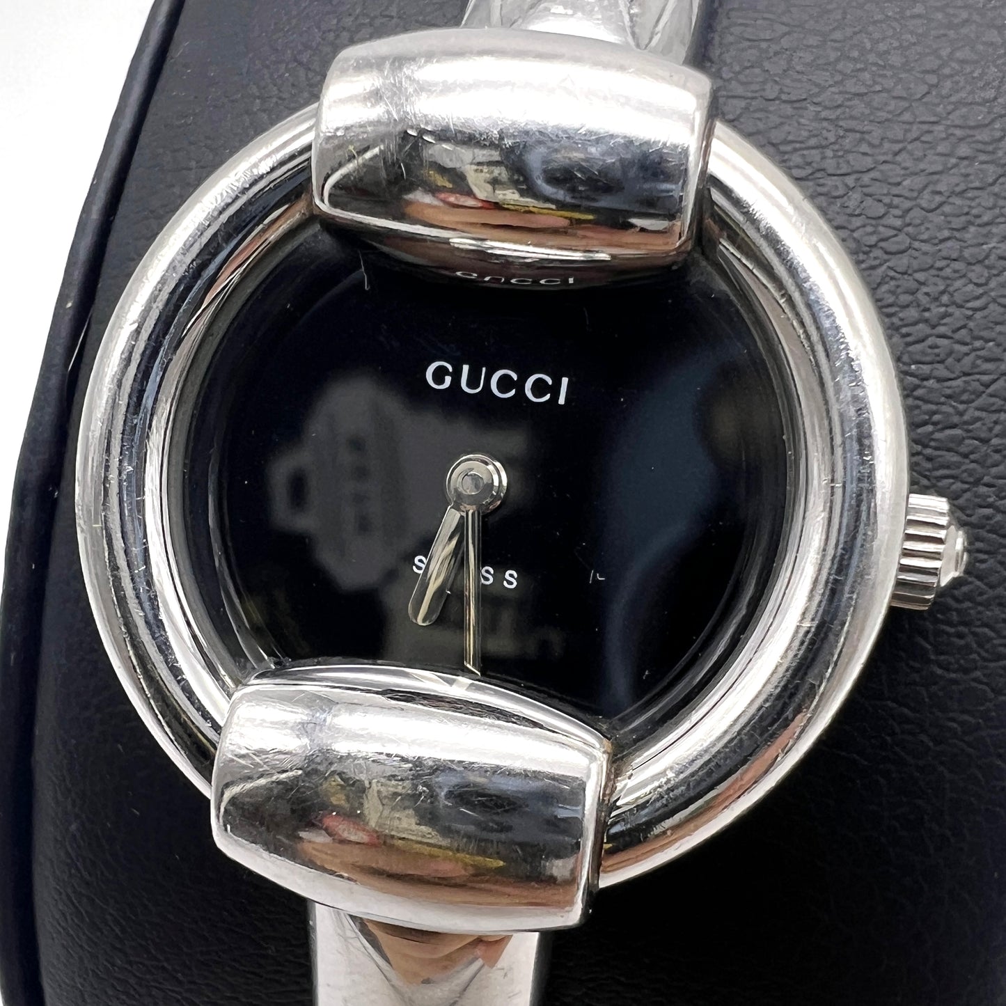 Gucci Vintage 1400L Black Circle Face Stainless Steel Bangle Watch