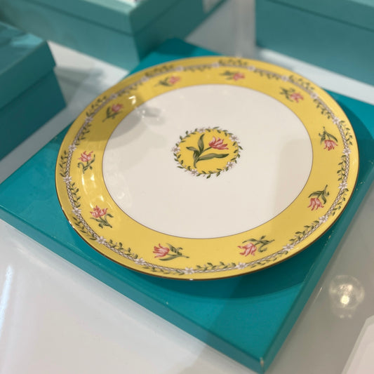 Tiffany Yellow Flower Plate
Diameter ~ 26Cm