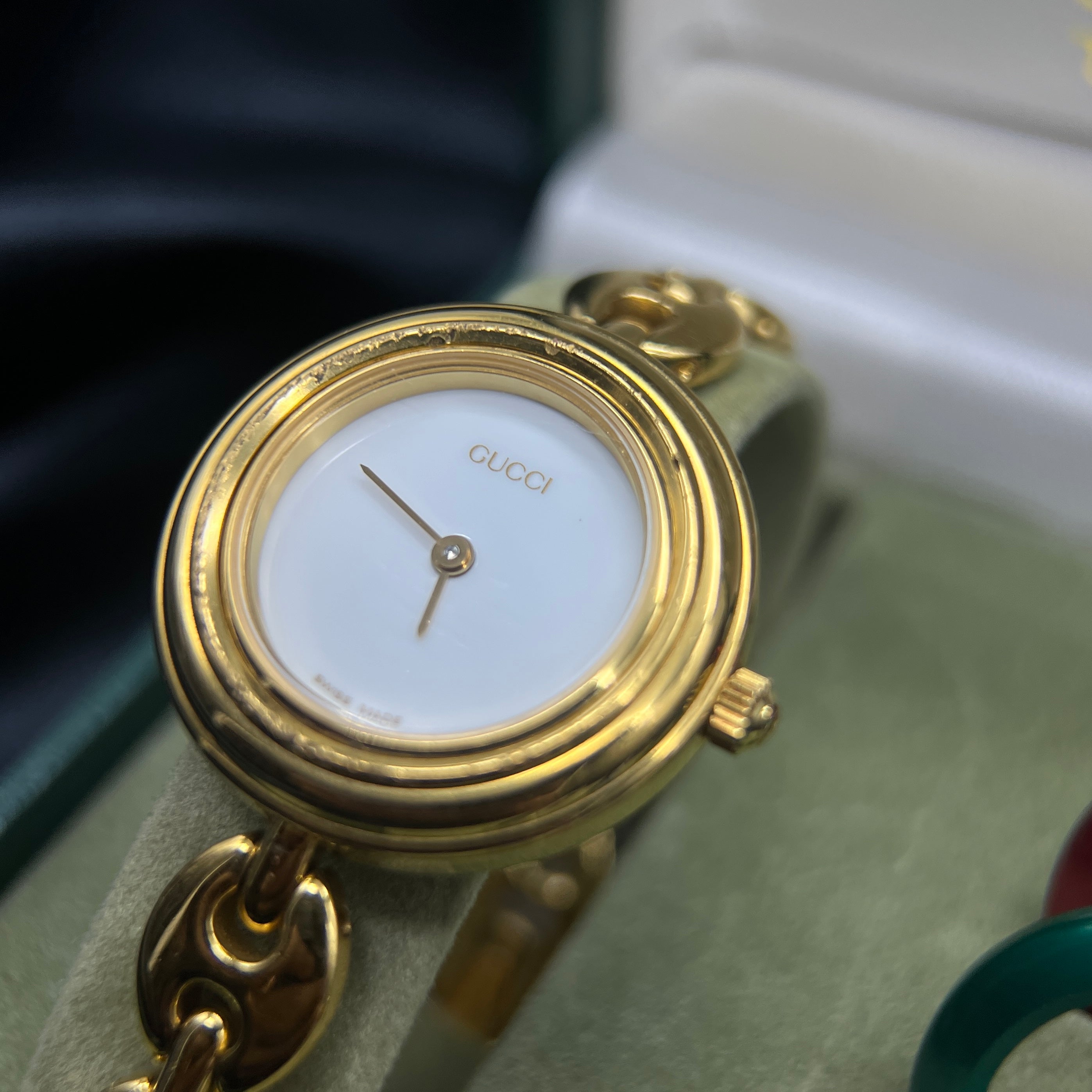 Gucci Gold Color Round Shape Watch With Changeable Bezel Length Of 