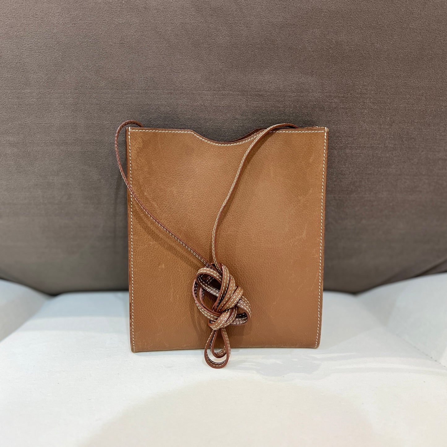 Hermes 愛馬仕中古Onimetu Pochette 棕色盒裝皮革迷你單肩包