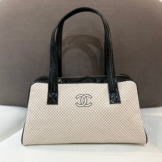 Chanel香奈兒中古黑白保齡球包