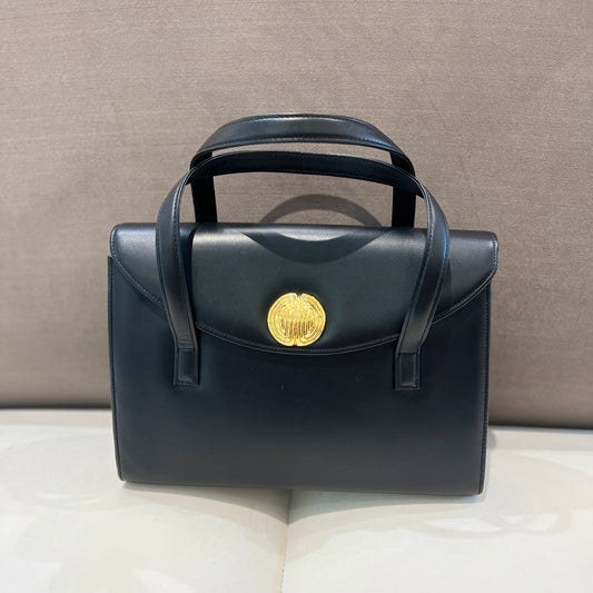 Givenchy 紀梵希中古未使用的黑色皮革手袋，帶有金扣