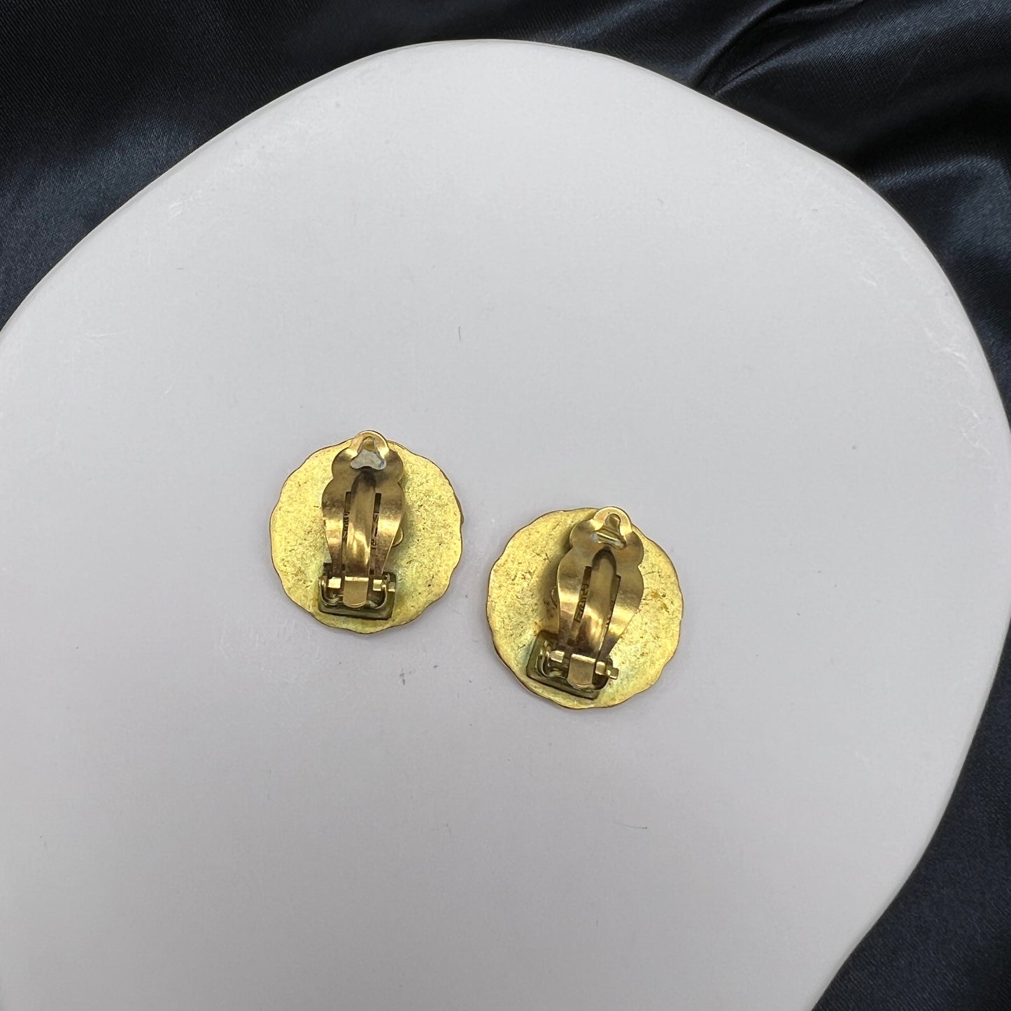 Chanel Cc Logo Golden Clip-On Earrings
Product Of 1995