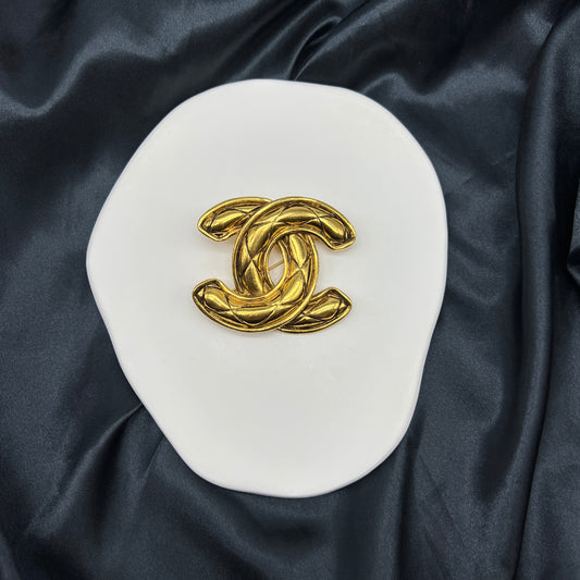 Chanel Cc Logo Vintage Golden Brooch
Width: 5.5Cm
Length: 4.8Cm