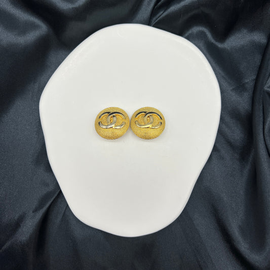 Chanel Cc Logo In Circle Plate Clip-On Earrings
Product Of 1990 - 1991