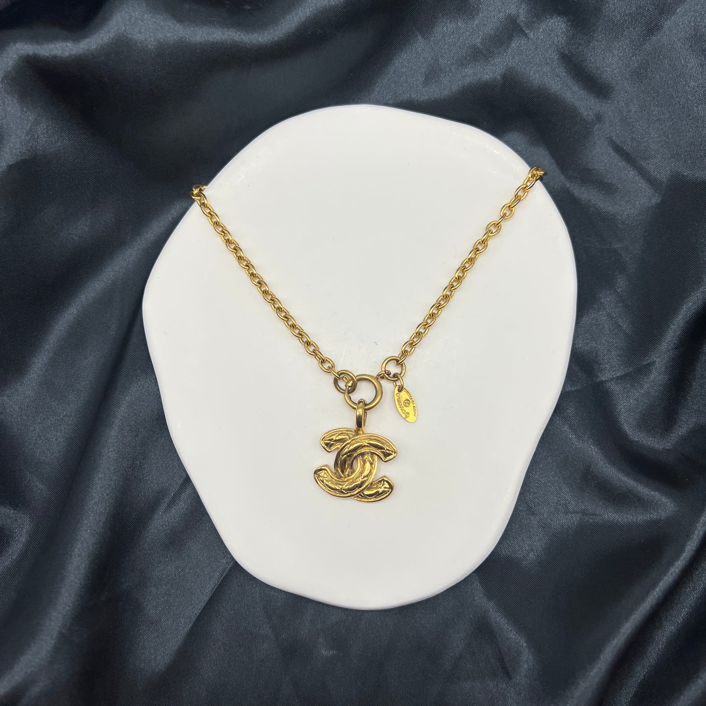 Chanel Cc Logo Pandent Golden Necklace