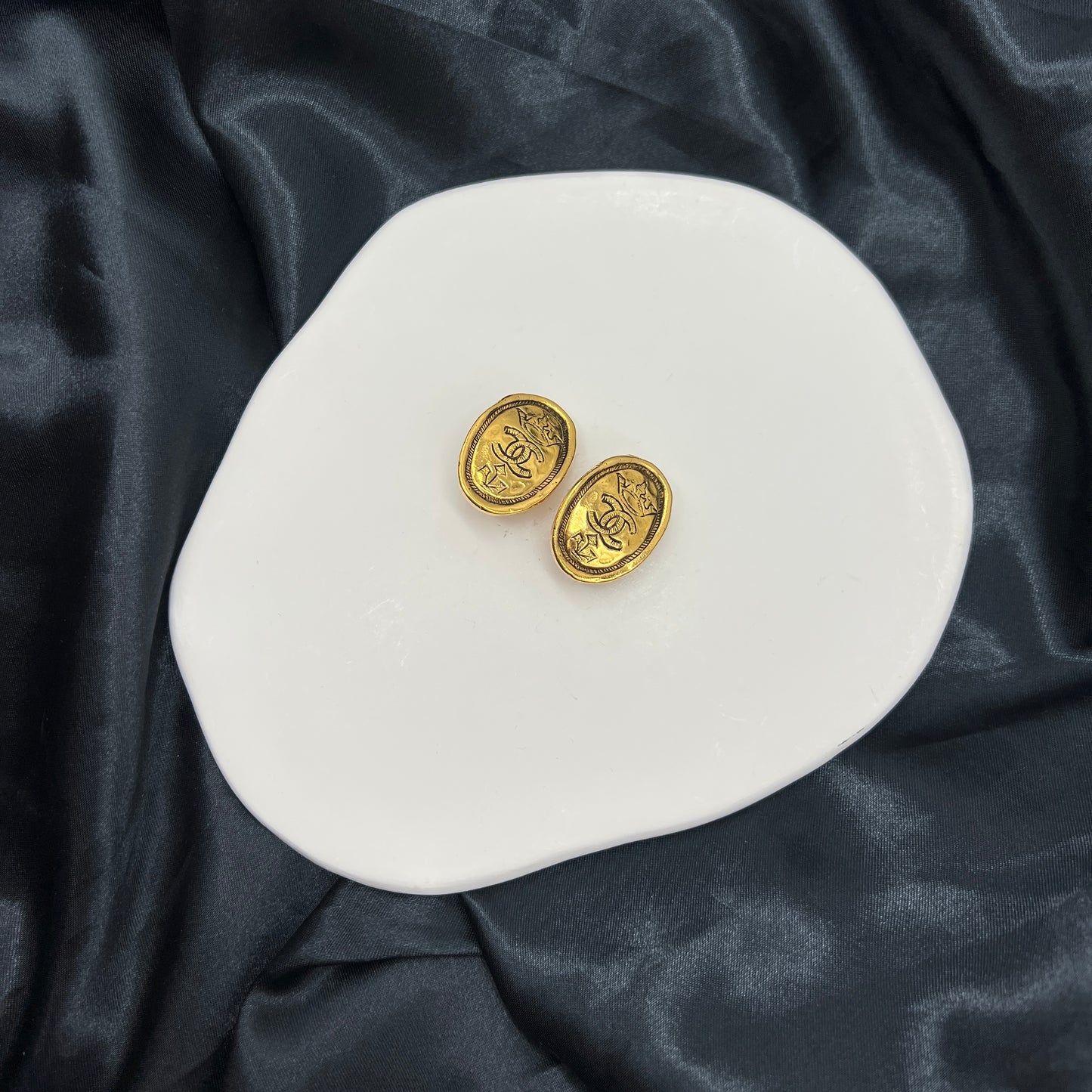 Chanel Vintage Cc Logo With Crown Engraved Golden Clip-On Earrings Product Of 1984-1990