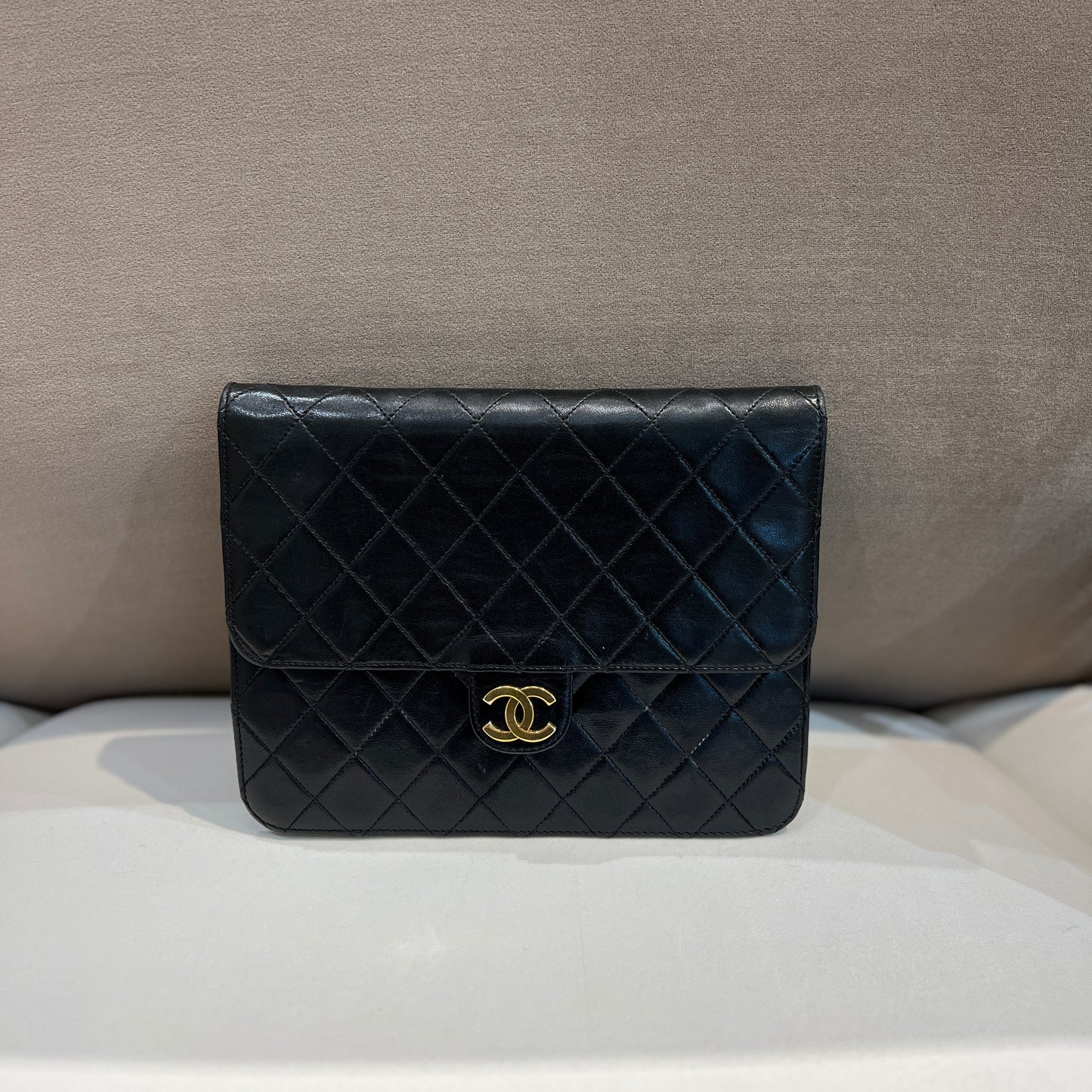 Chanel香奈兒中古黑色小羊皮推金鎖帶鏈條單肩包