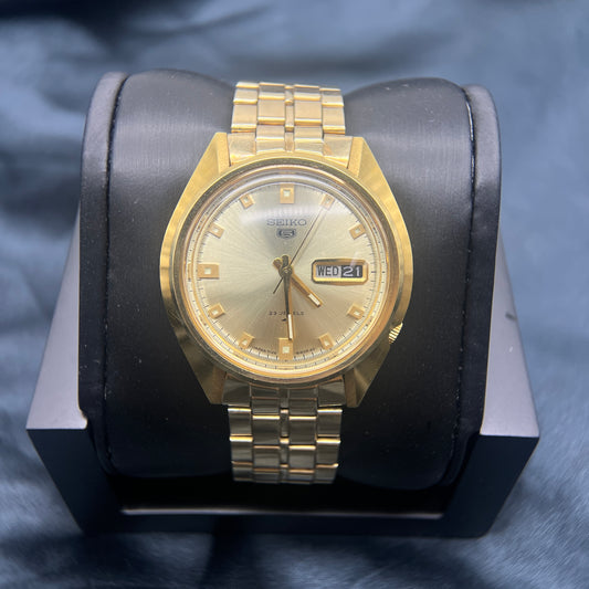 Seiko Automatic Winding Gold Color Watch With Day-Date
With Memorial Engraved
Case 38Mm