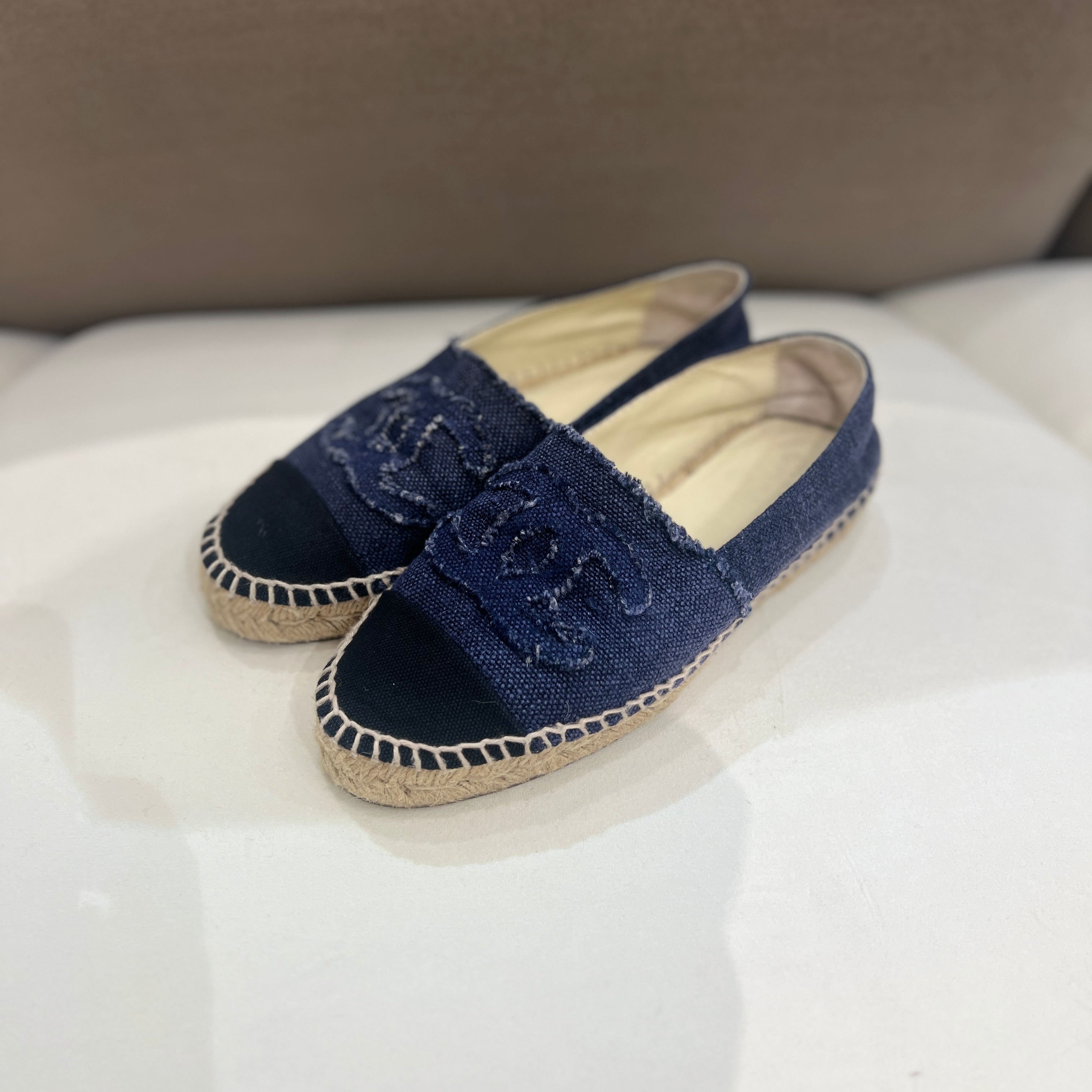 Chanel Vintage Cc Logo Blue Denim Espadrilles 35 diorellame