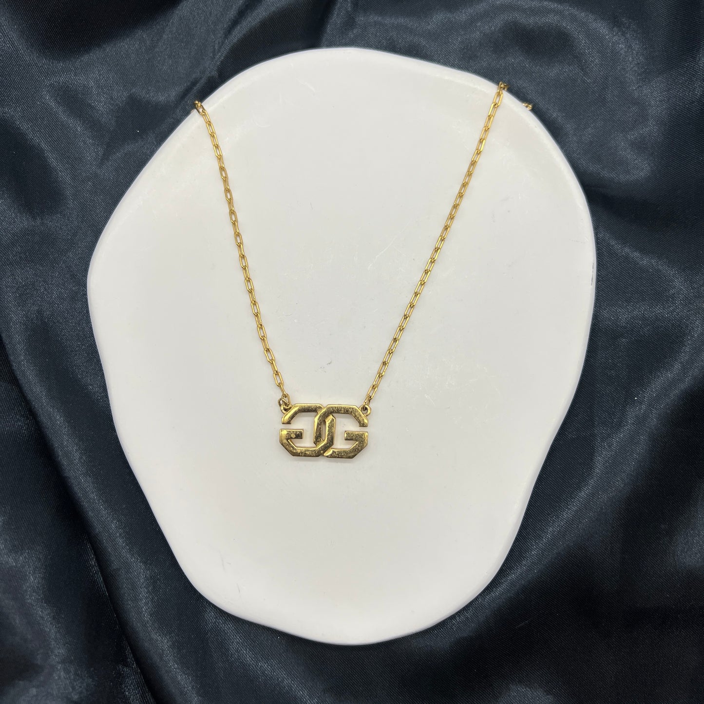 Givenchy Vintage Gg Logo Golden Necklace
Length Of Chain ~ 38Cm