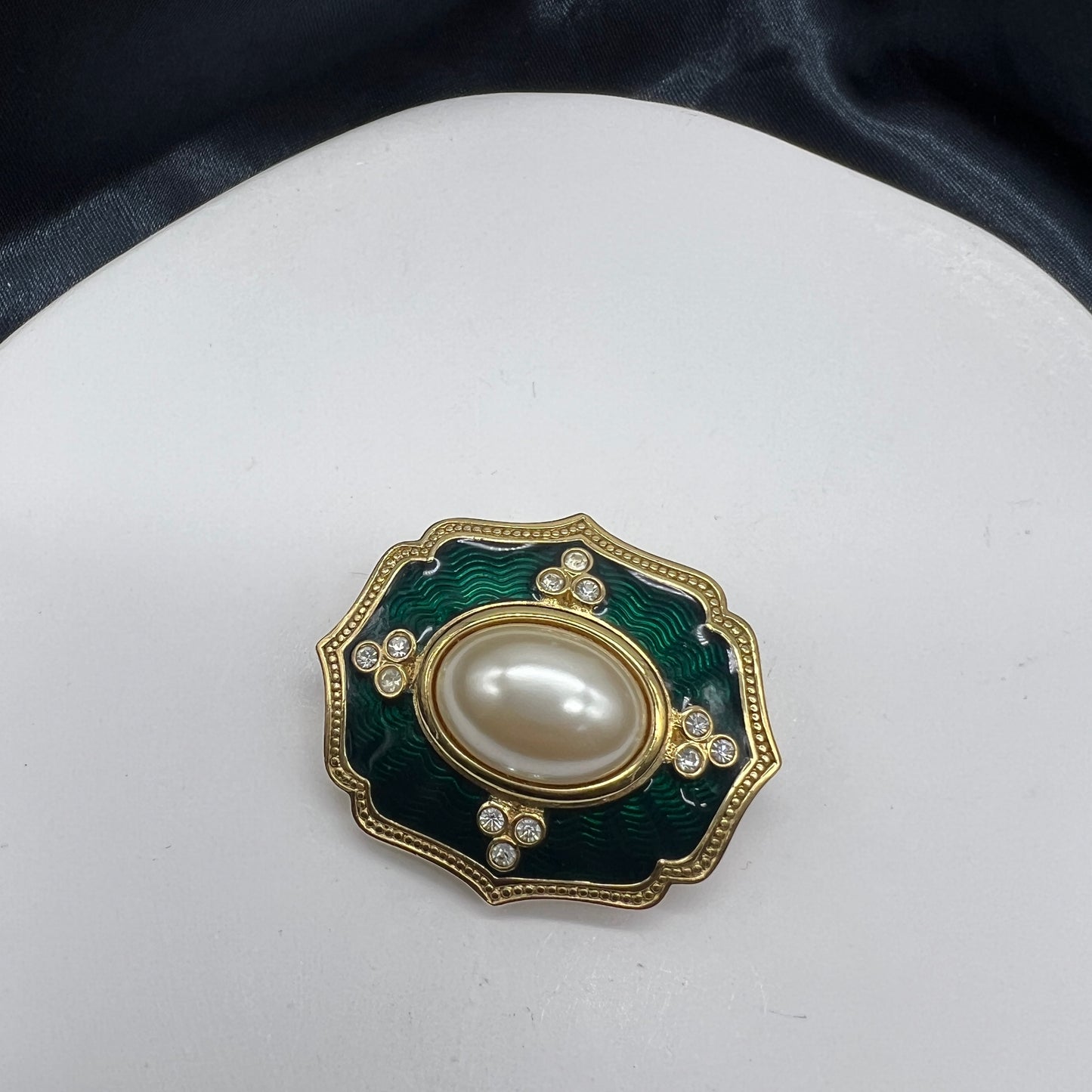 Burberry Vintage Emerald Green With Pearl Brooch