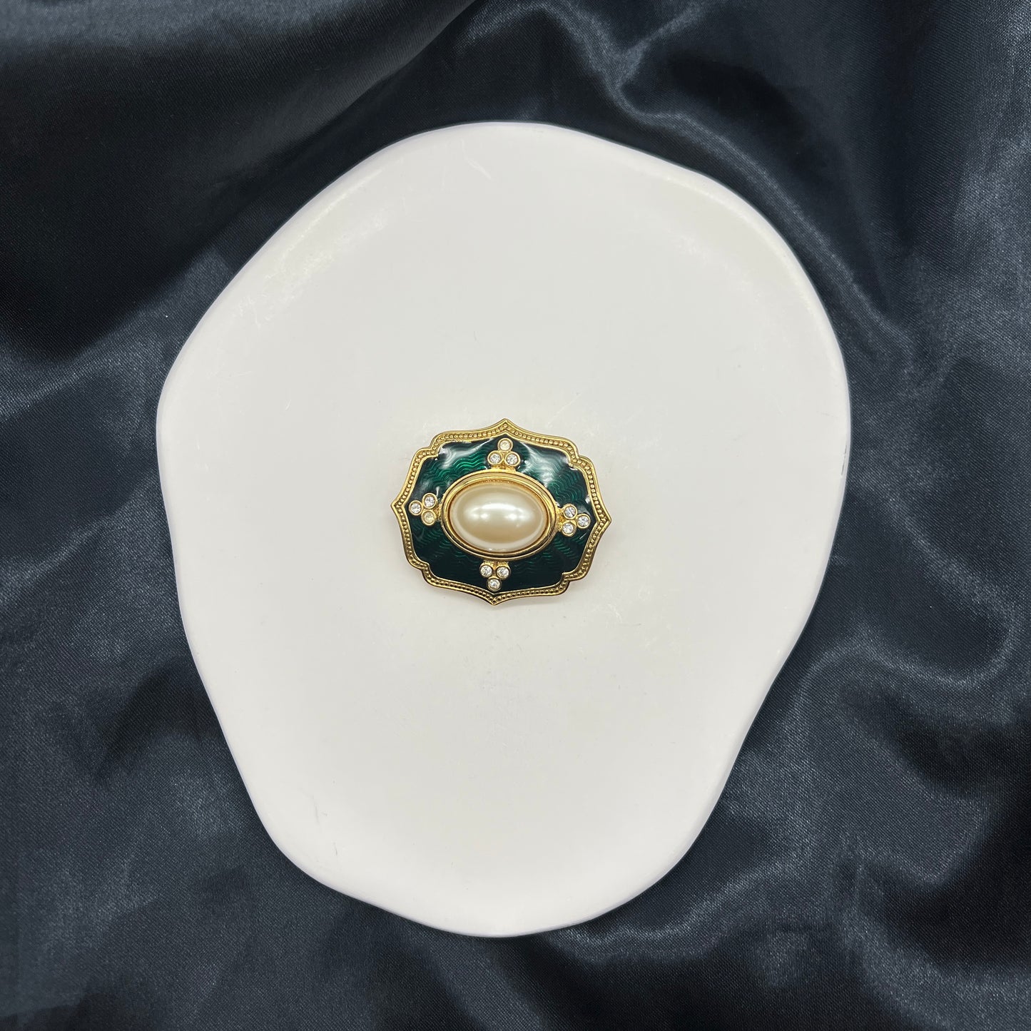 Burberry Vintage Emerald Green With Pearl Brooch