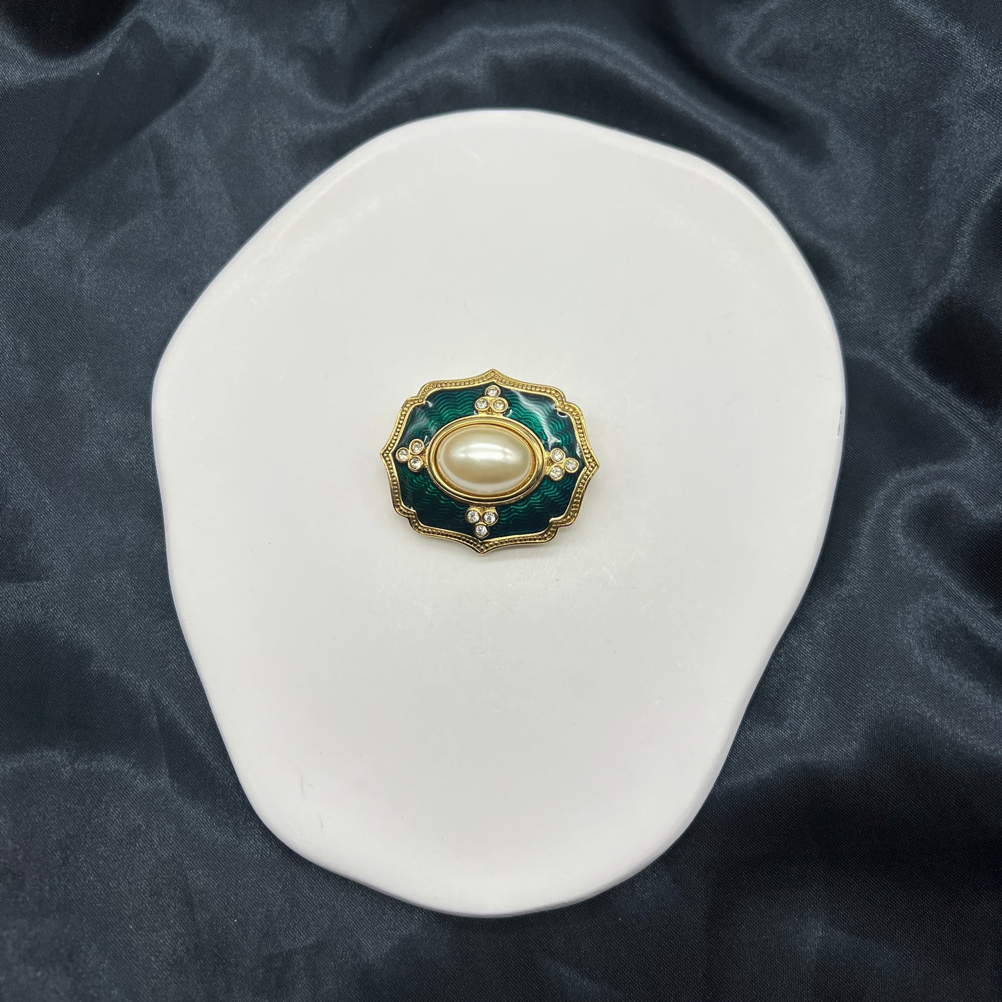 Burberry Vintage Emerald Green With Pearl Brooch