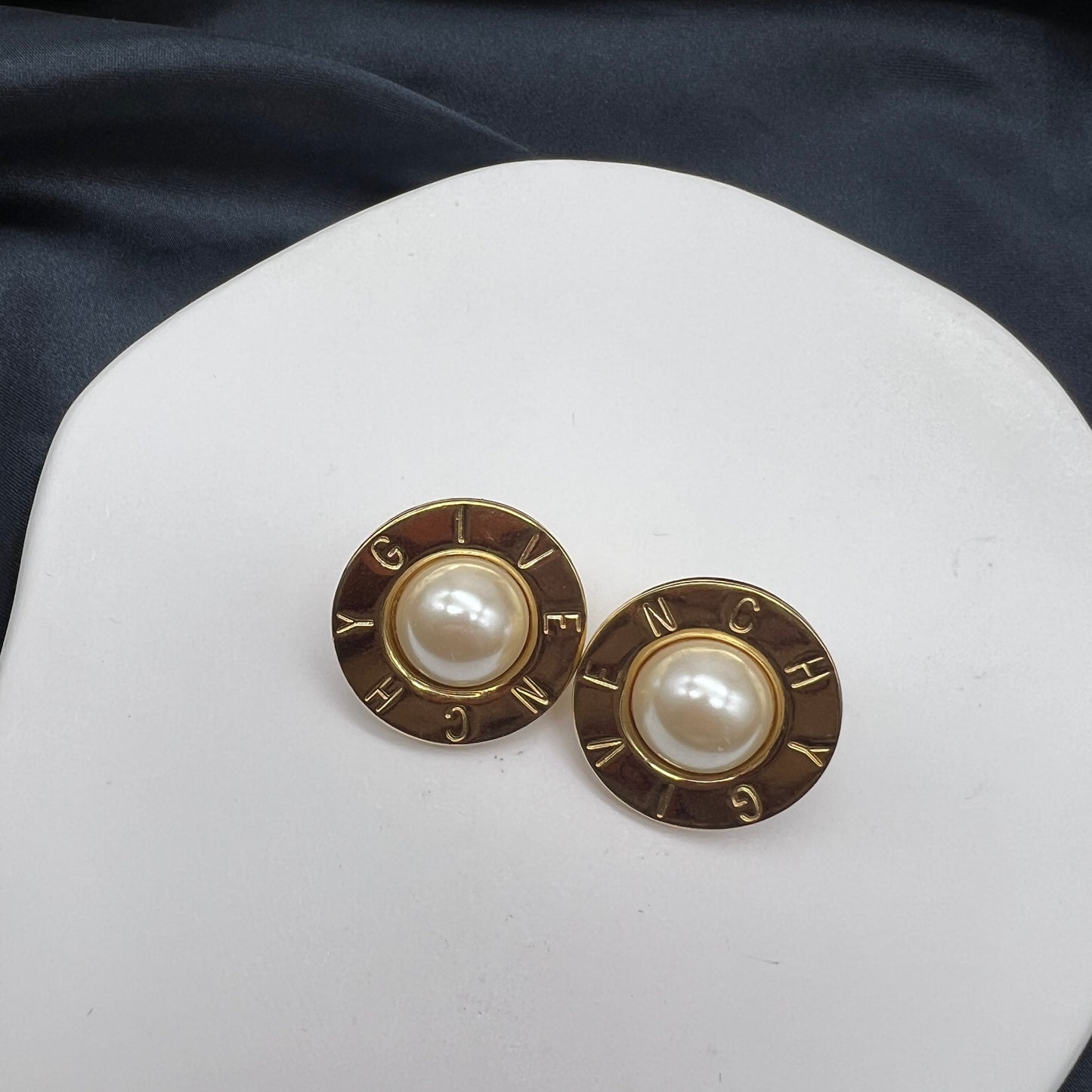 Givenchy Vintage Pearl With Big Circle Clip-On Earrings