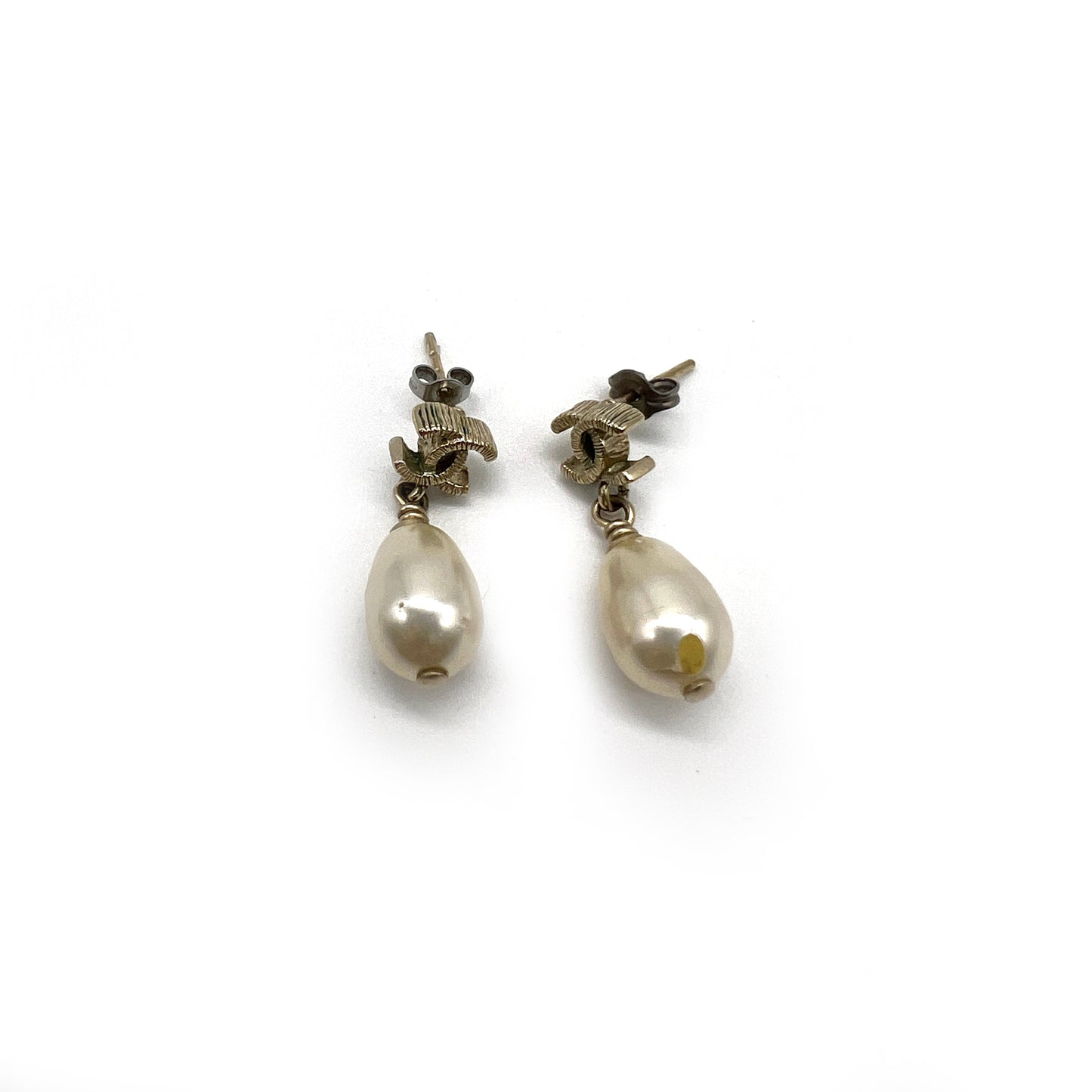 Chanel Vintage Mini Silver CC Logo With Pearl Earrings