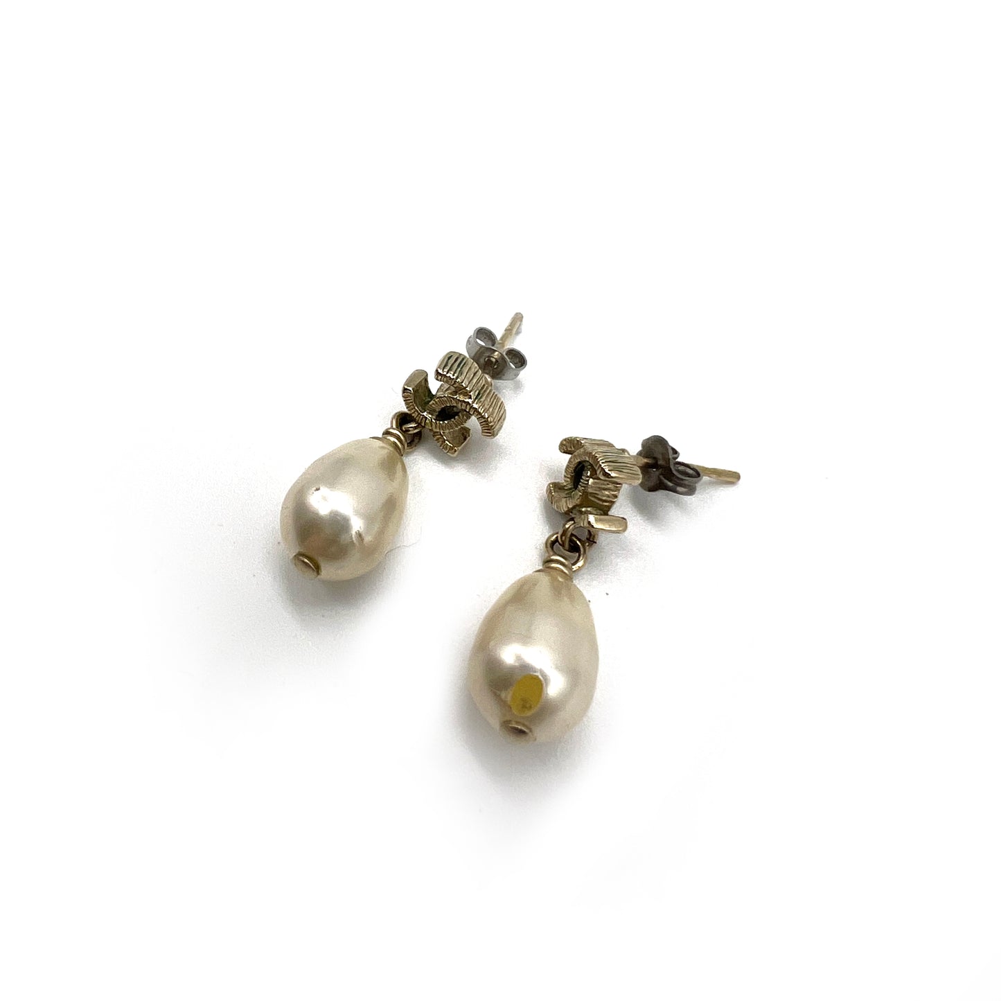 Chanel Vintage Mini Silver CC Logo With Pearl Earrings