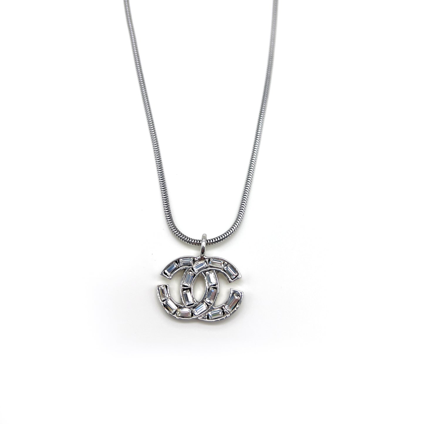 Chanel Vintage CC Logo Rhinestone In Silver Necklace