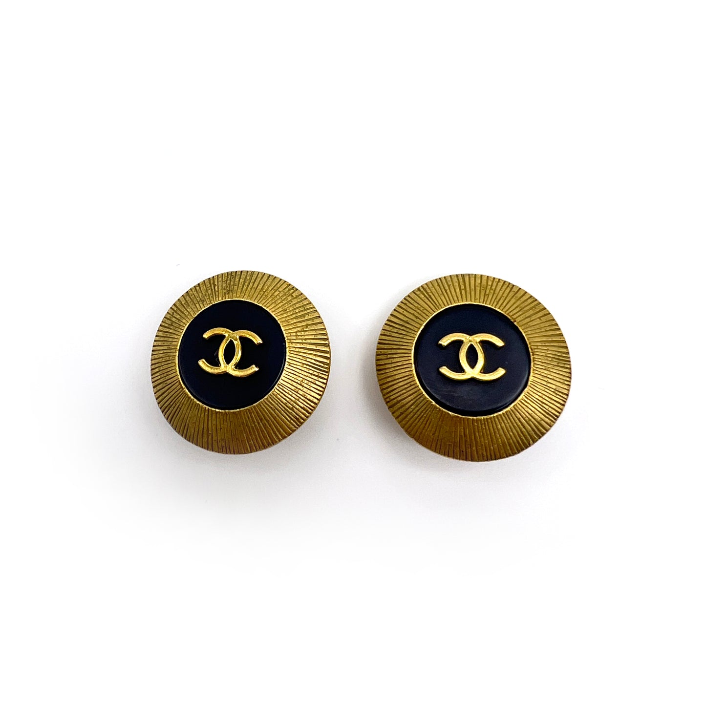 Chanel Vintage CC Logo Old Golden Circle With Black Clip-On Earrings