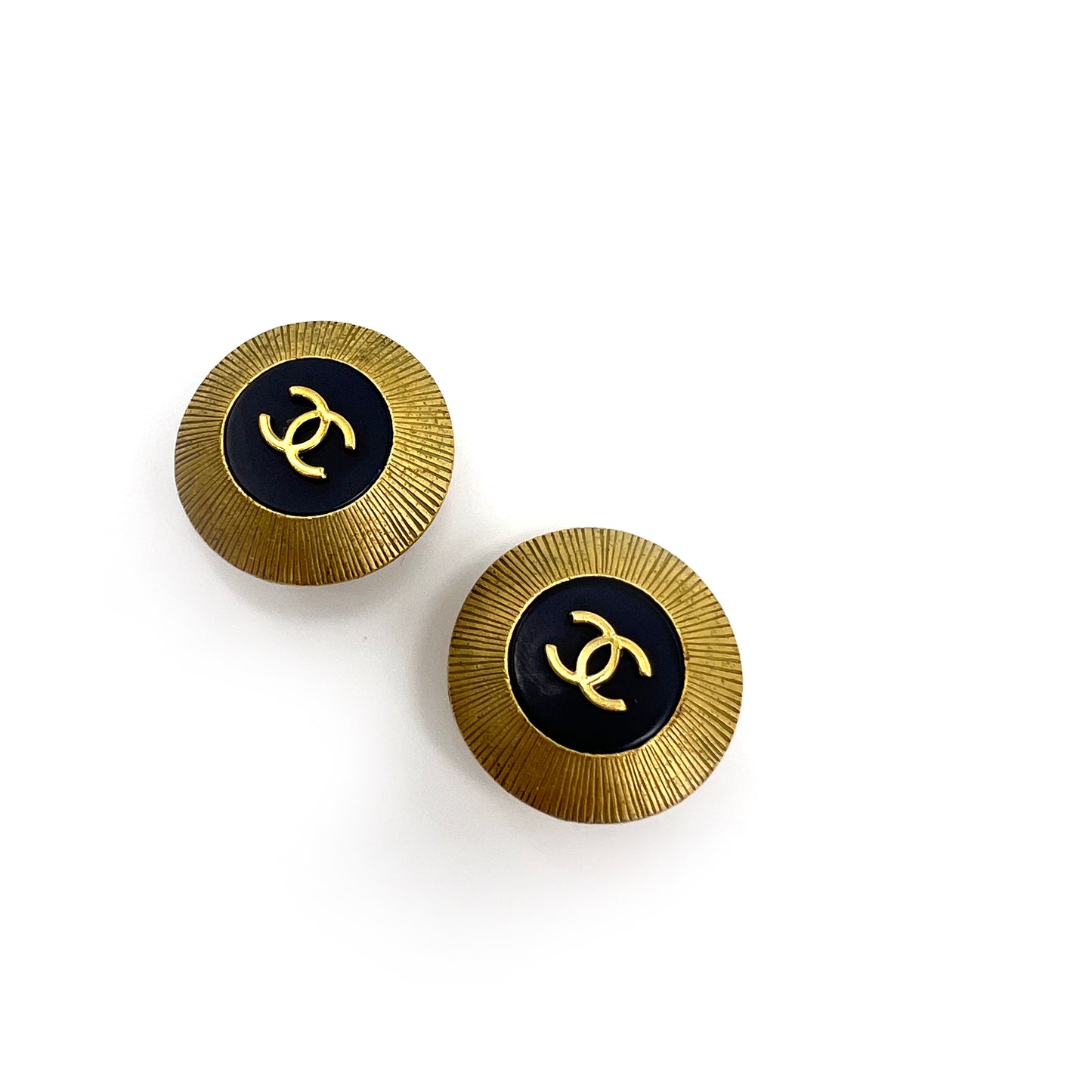 Chanel Vintage CC Logo Old Golden Circle With Black Clip-On Earrings