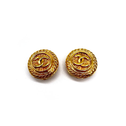 Chanel Vintage CC Logo In Circle Shape Golden Clip-On Earrings