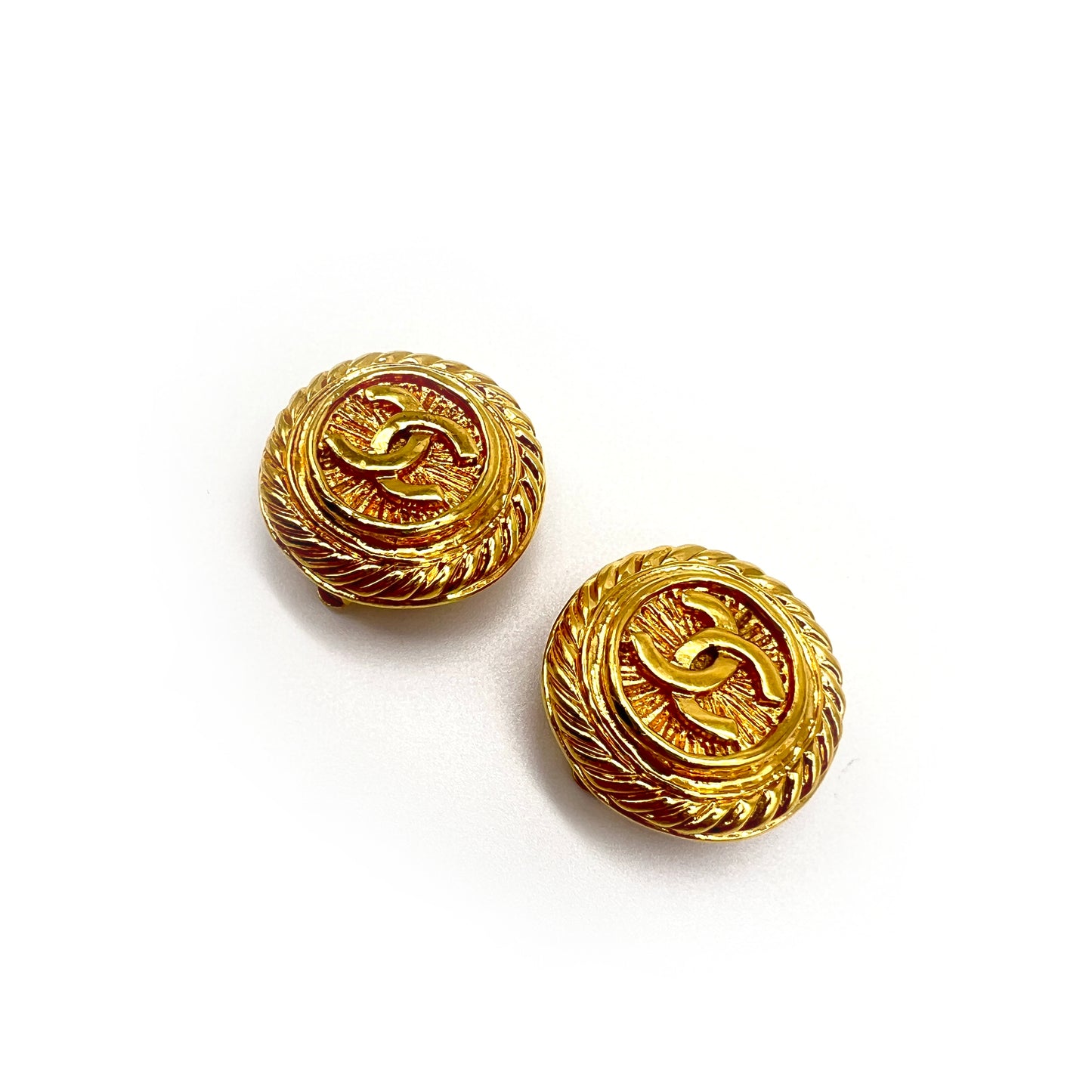 Chanel Vintage CC Logo In Circle Shape Golden Clip-On Earrings