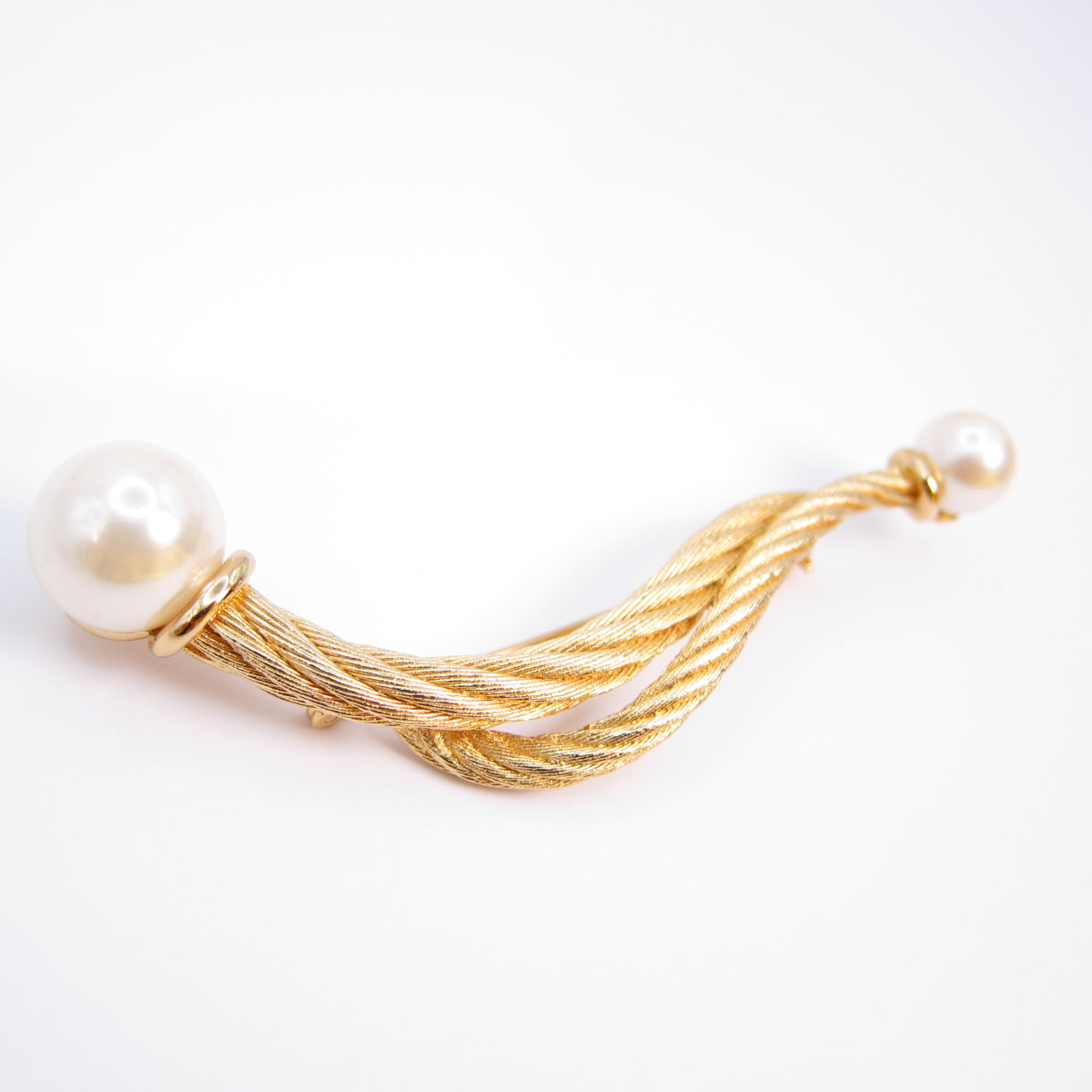 Christian Dior Vintage Rope with Pearl Golden Brooch