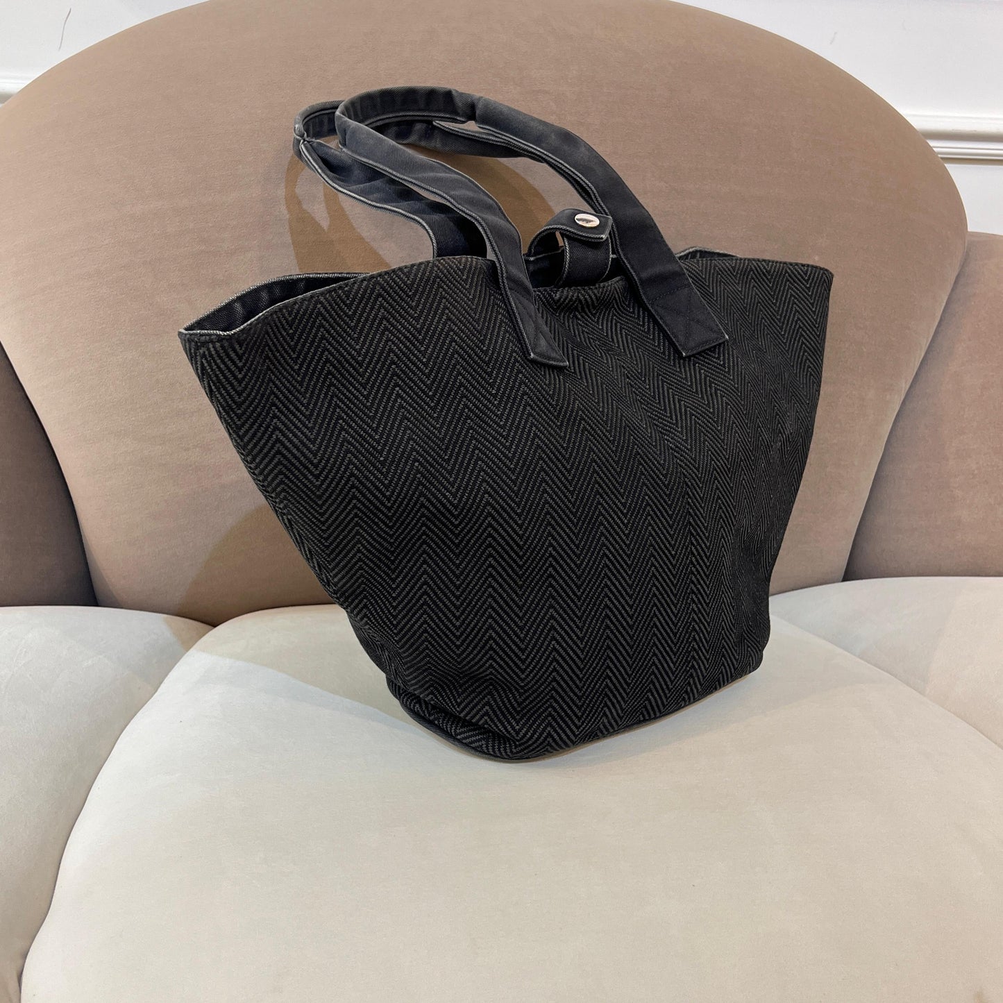 Hermès Vintage Black Herringbone Canvas Tote Bag With Handles & Pouch