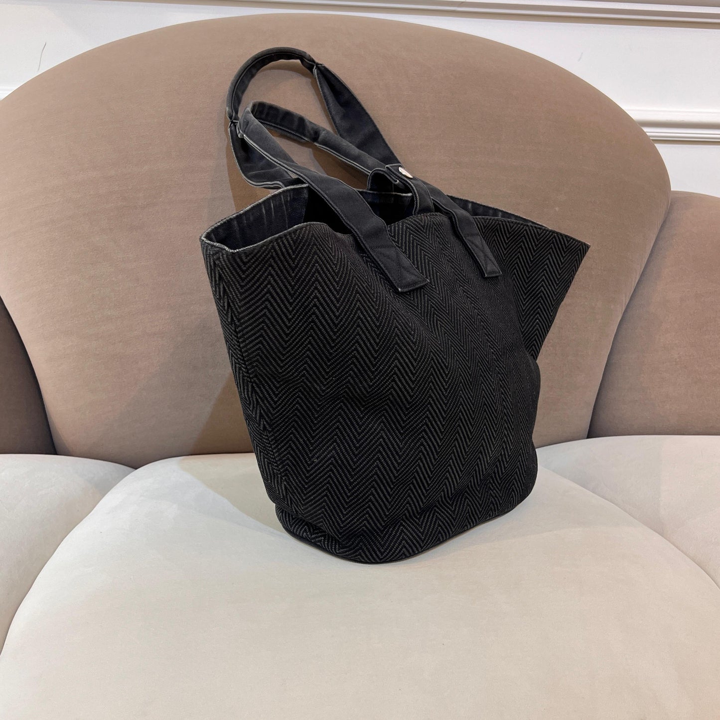 Hermès Vintage Black Herringbone Canvas Tote Bag With Handles & Pouch