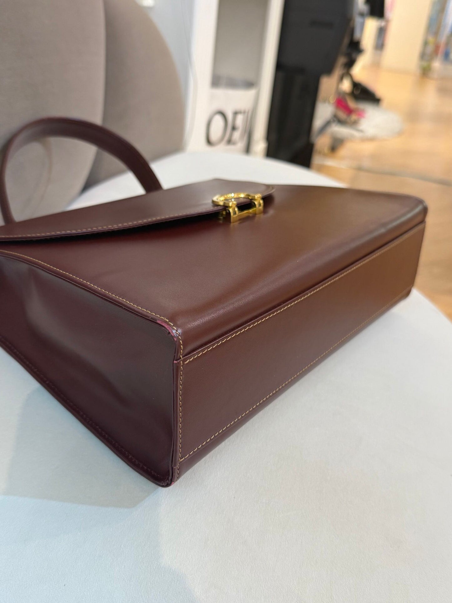 Cartier Vintage Must Line Bordeaux Leather Gold Clasp Handbag