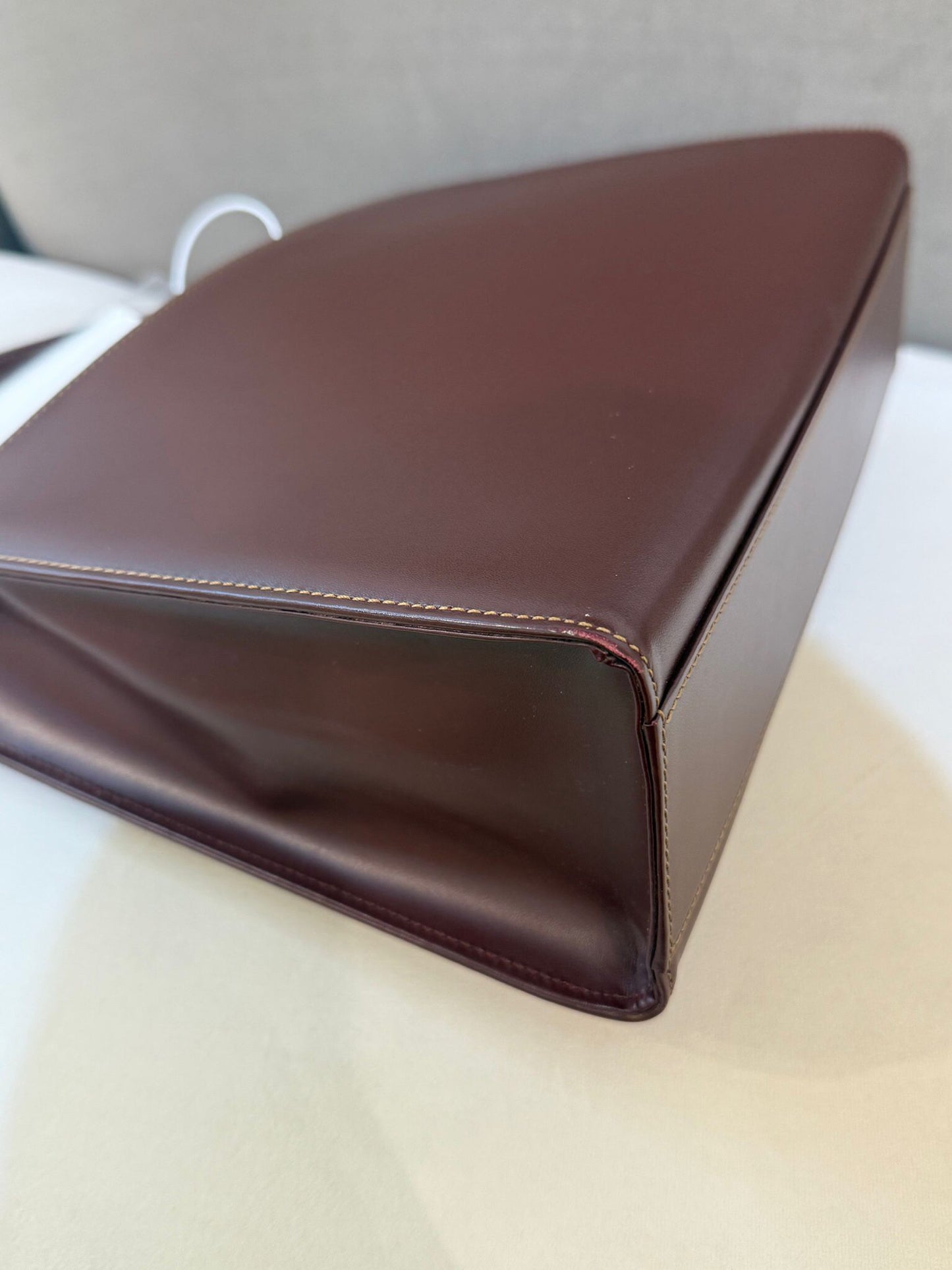 Cartier Vintage Must Line Bordeaux Leather Gold Clasp Handbag