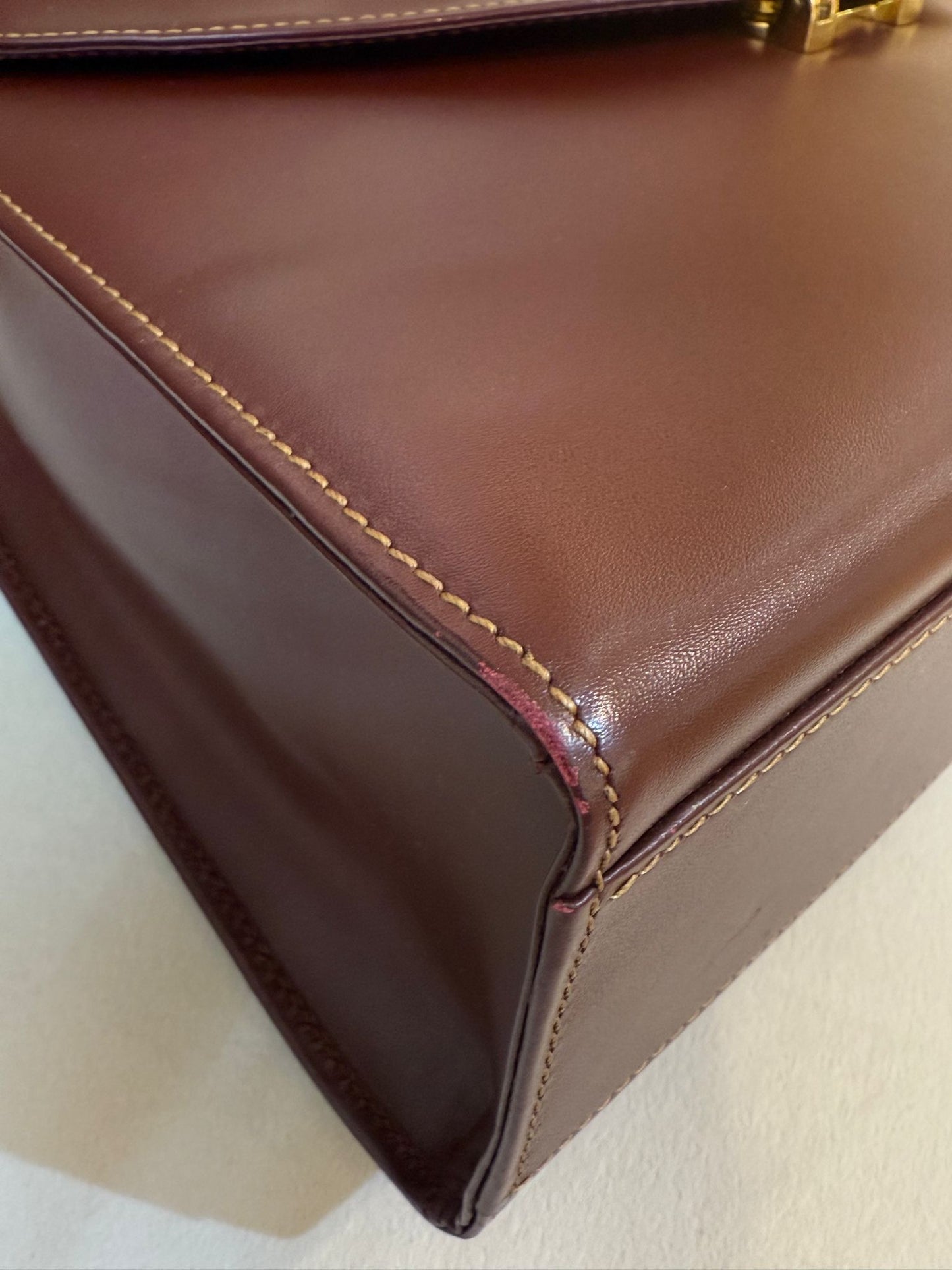 Cartier Vintage Must Line Bordeaux Leather Gold Clasp Handbag