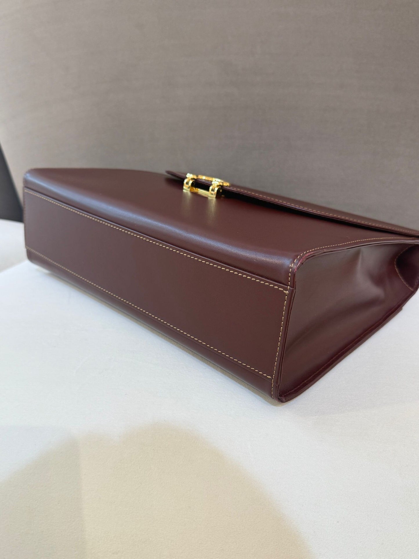 Cartier Vintage Must Line Bordeaux Leather Gold Clasp Handbag