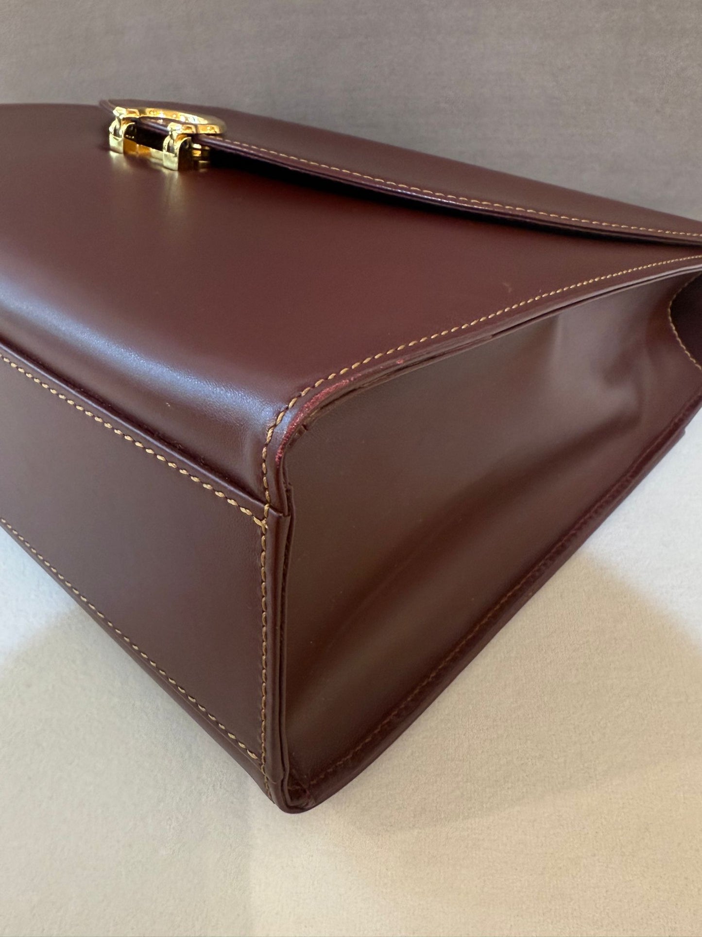 Cartier Vintage Must Line Bordeaux Leather Gold Clasp Handbag