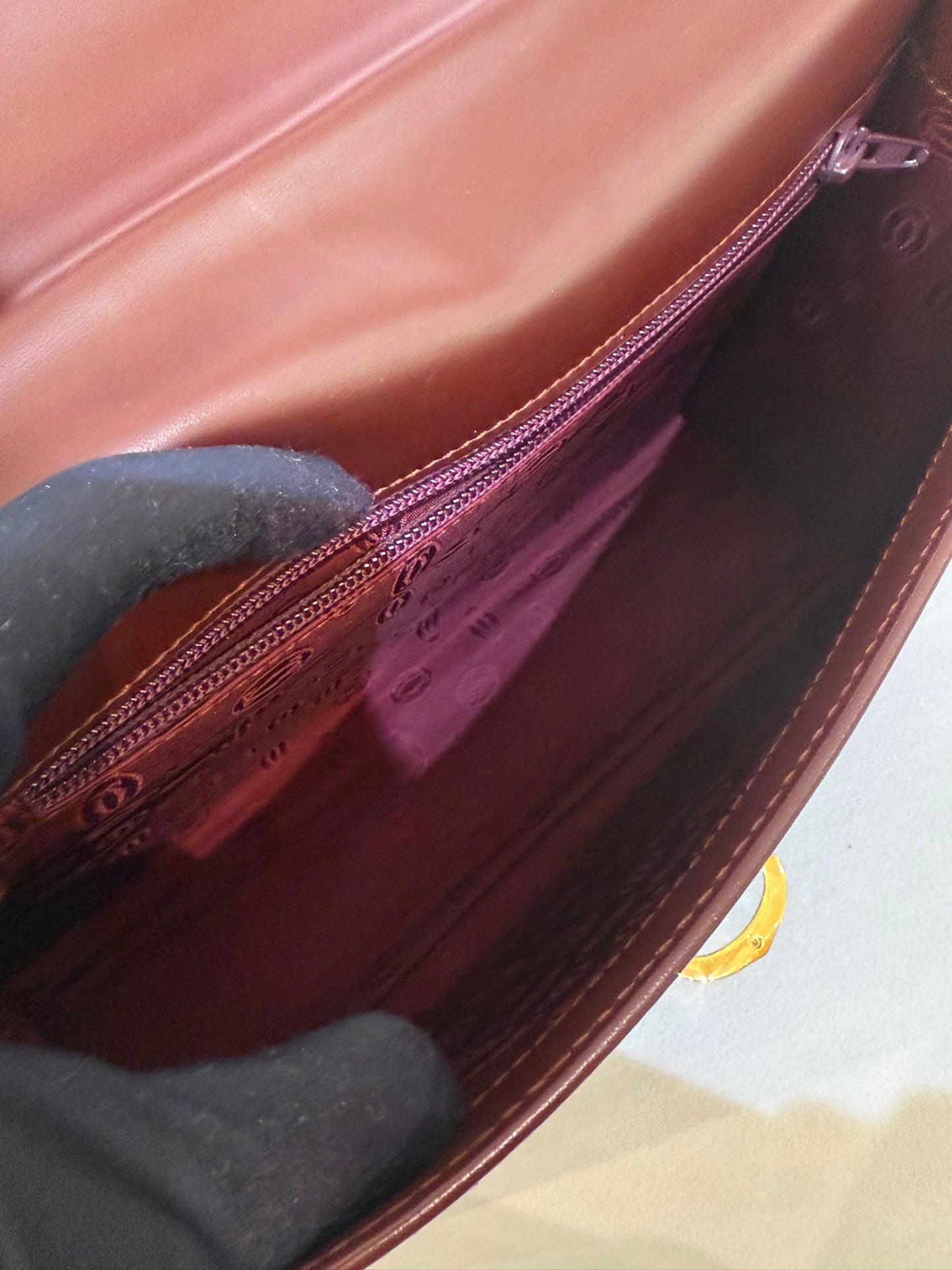 Cartier Vintage Must Line Bordeaux Leather Gold Clasp Handbag