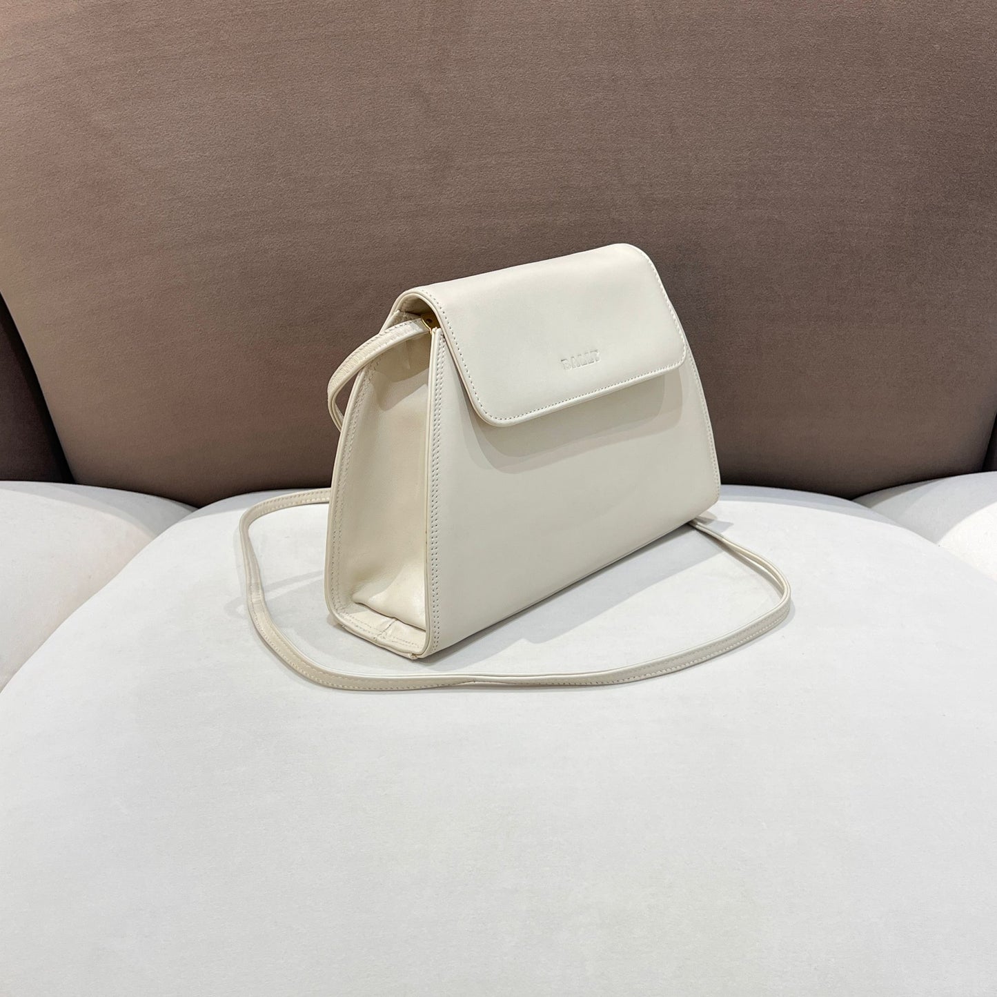 Bally Vintage Cream Leather Minimal Flap Shoulder Bag