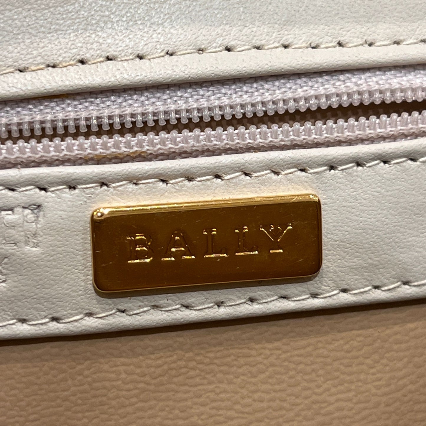 Bally Vintage Cream Leather Minimal Flap Shoulder Bag
