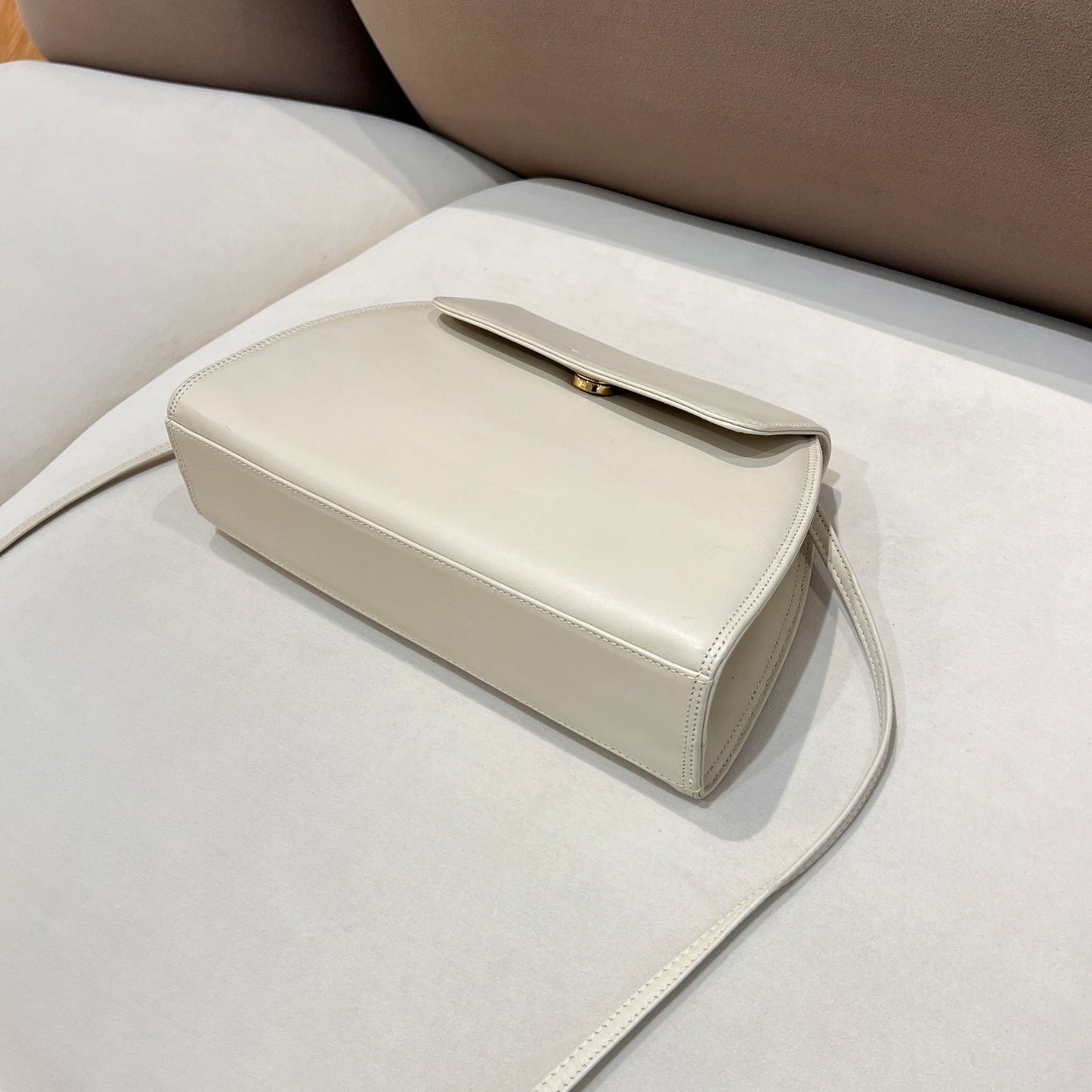 Bally Vintage Cream Leather Minimal Flap Shoulder Bag