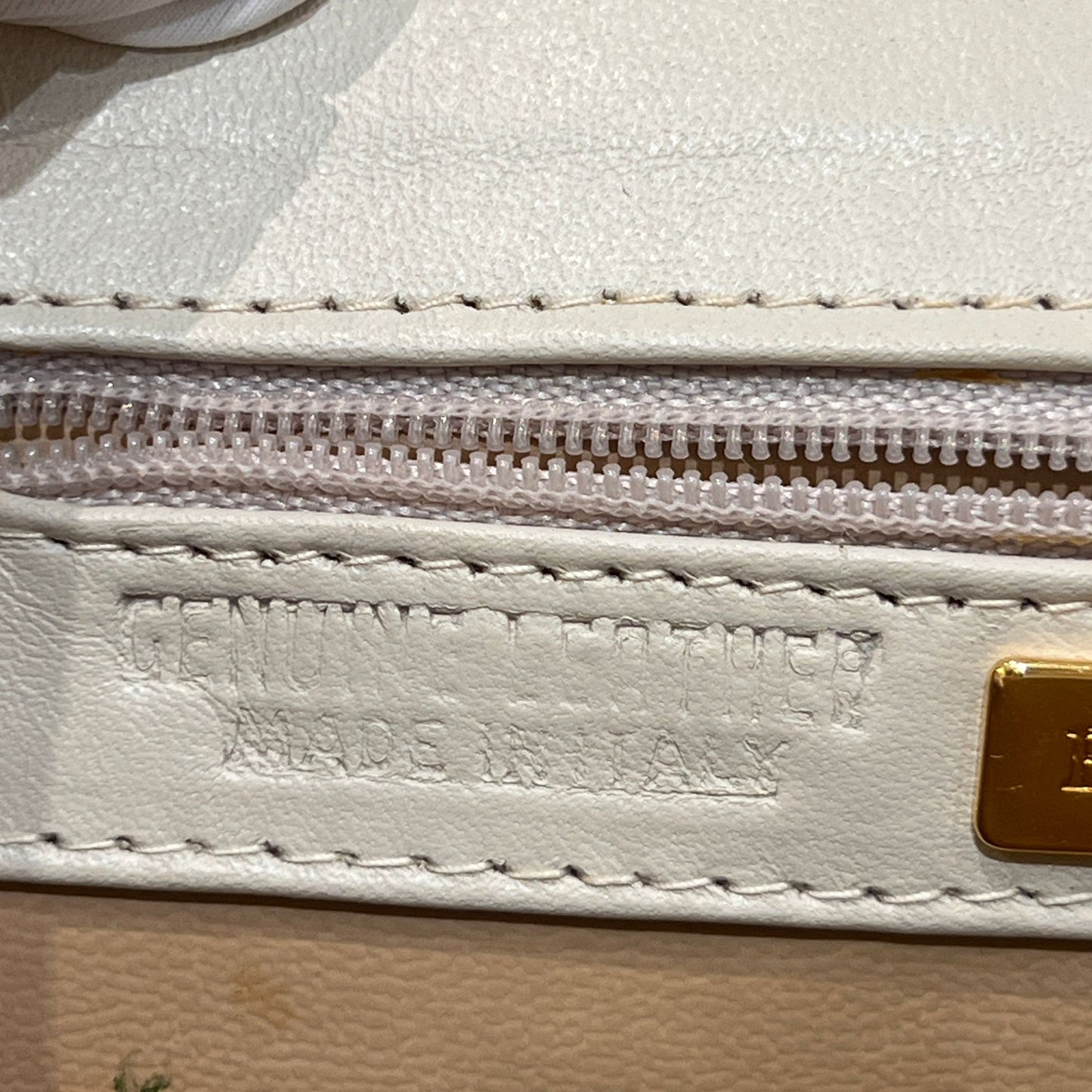Bally Vintage Cream Leather Minimal Flap Shoulder Bag